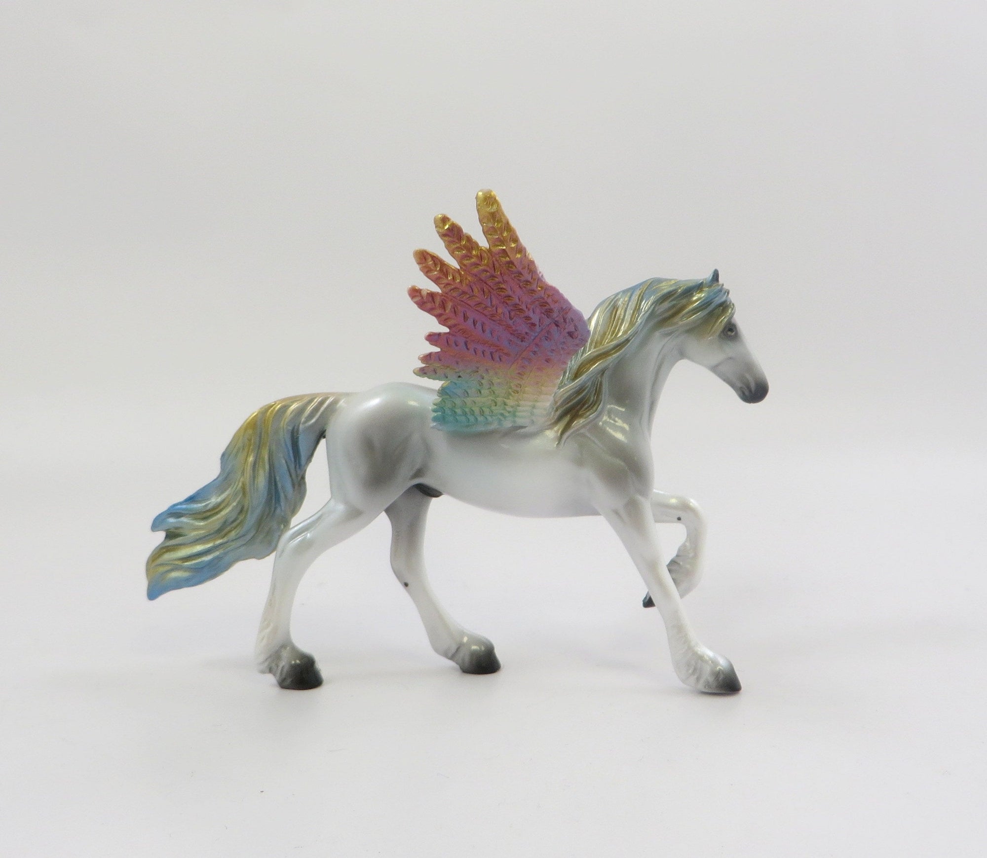 BALIUS-OOAK WHITE PEGASUS FREISNA MODEL EQ 2019