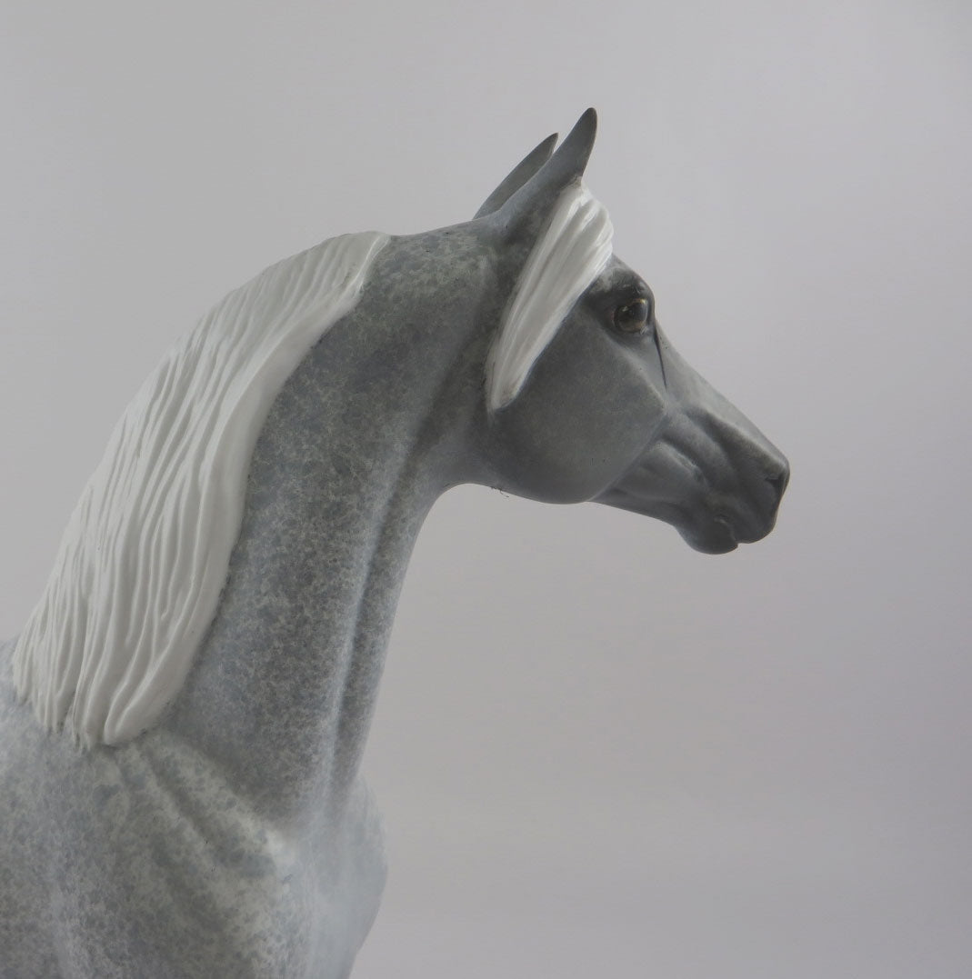 BANSHEE-OOAK GREY/WHITE MORGAN BY AL KATT MM19