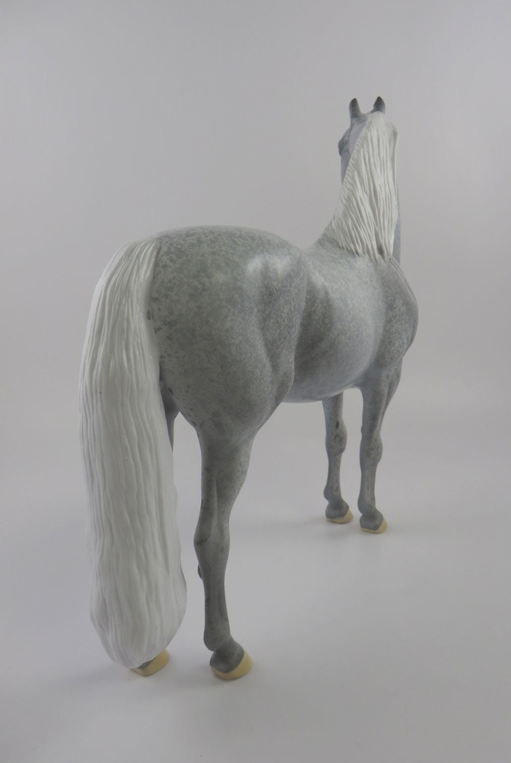 BANSHEE-OOAK GREY/WHITE MORGAN BY AL KATT MM19