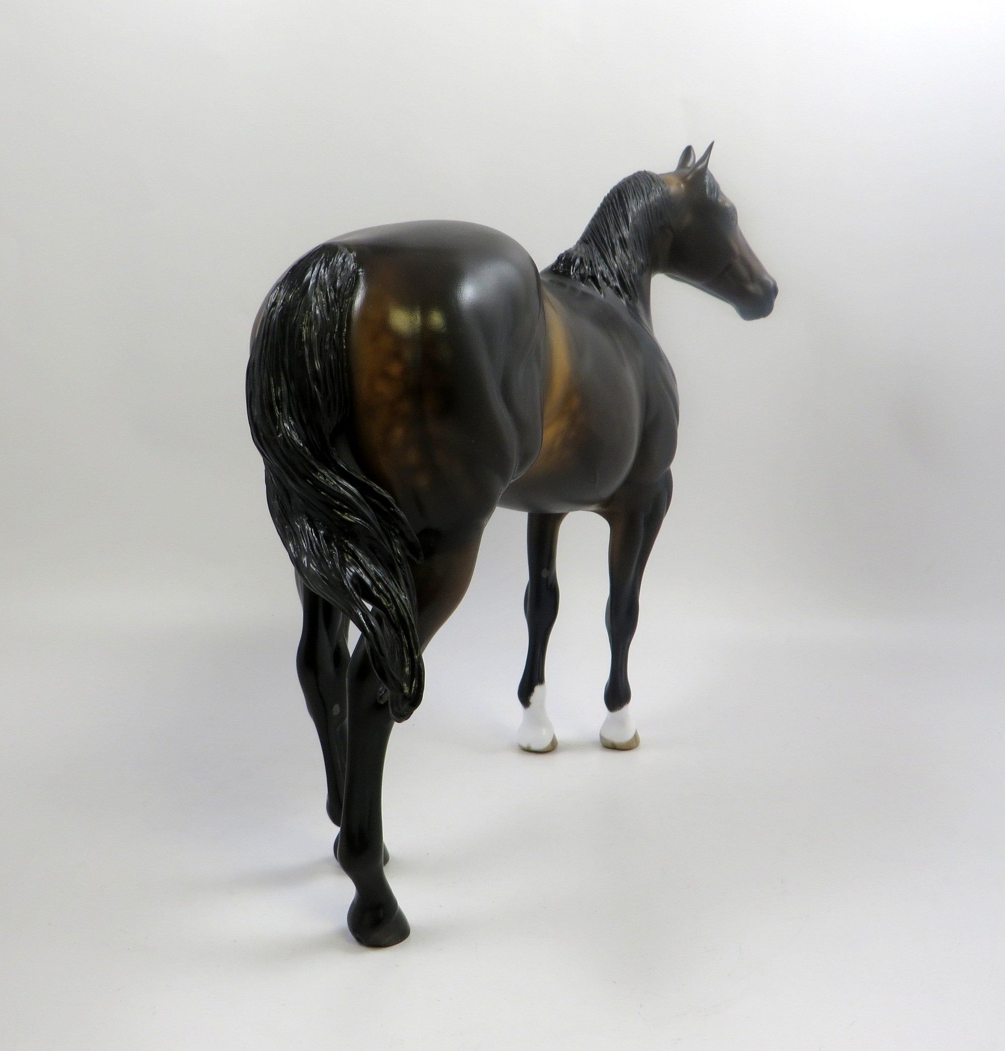BE EAGER-OOAK DAPPLE SEAL BAY ISH MODEL HORSE BY SHERYL LEISURE 6/21