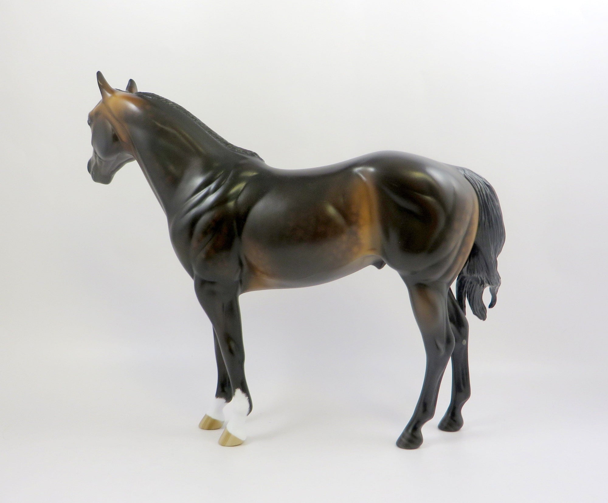 BE EAGER-OOAK DAPPLE SEAL BAY ISH MODEL HORSE BY SHERYL LEISURE 6/21