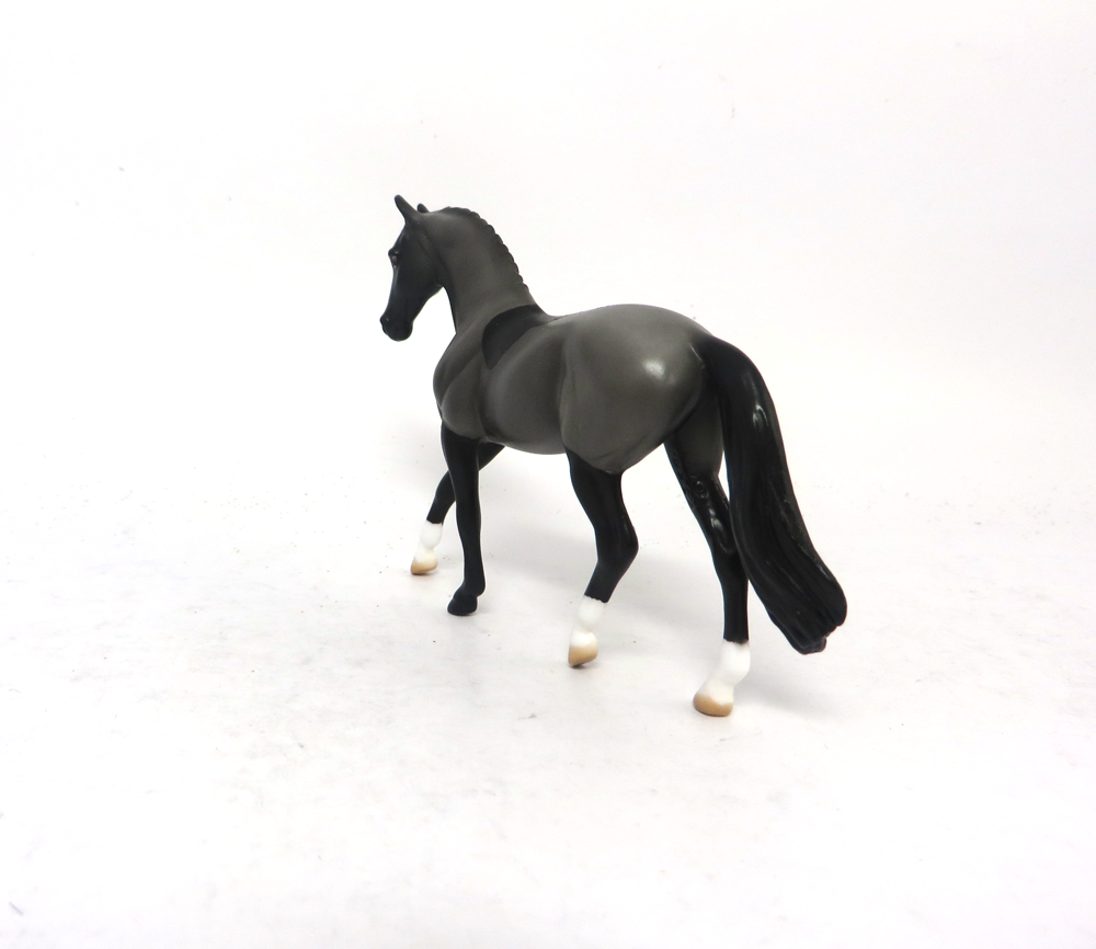 ZANE GREY -OOAK-BLACK BLANKET CLIPPED WARMBLOOD CHIP BY AUDREY DIXON EA19