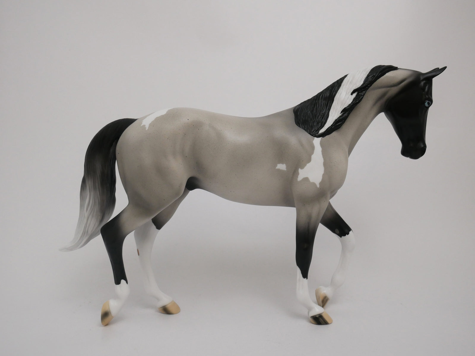 Blue Roan Thoroughbred By Audrey Dixon 6/19/20