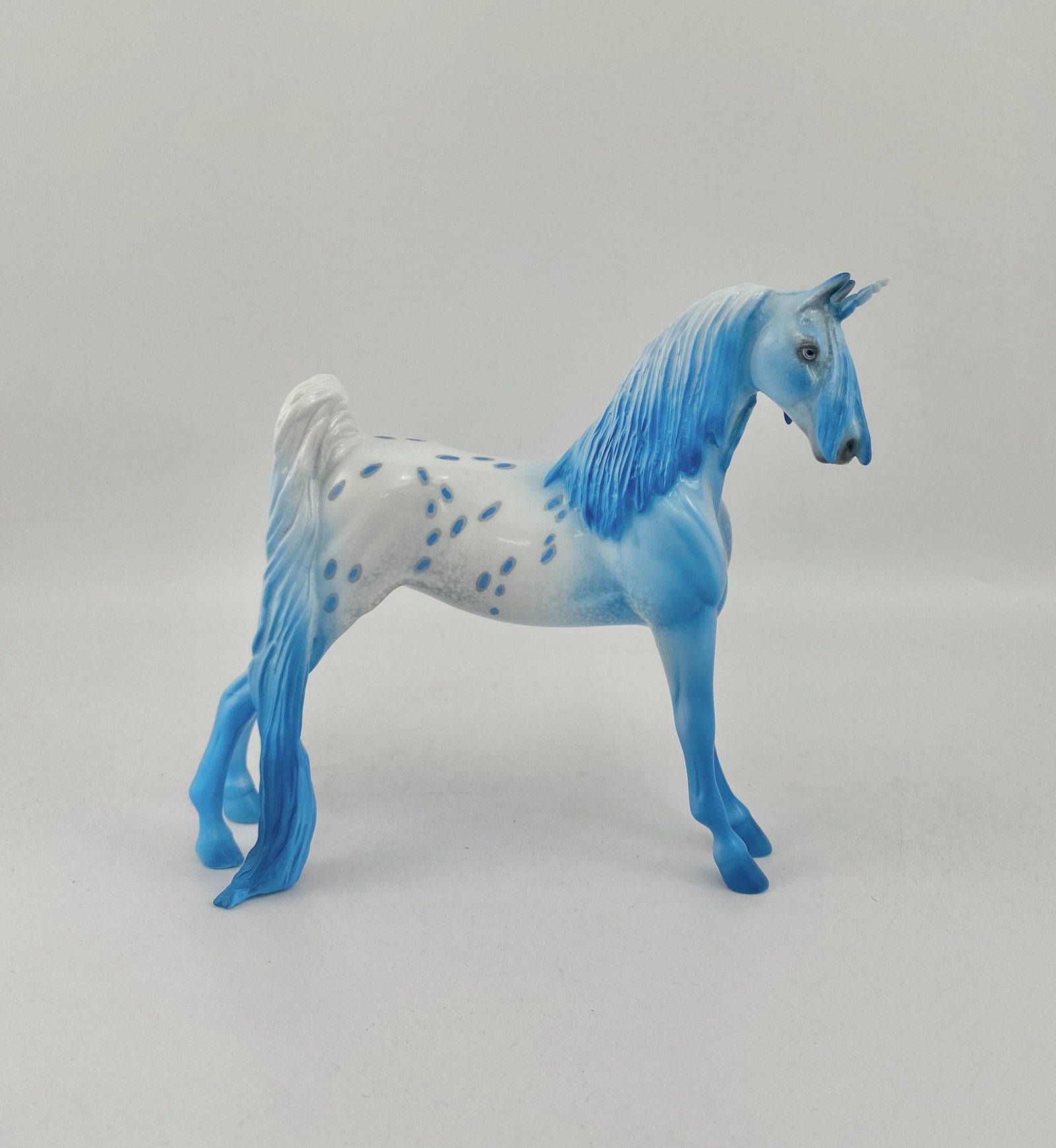 BLUE MIST-OOAK DECO SADDLEBRED PEBBLES