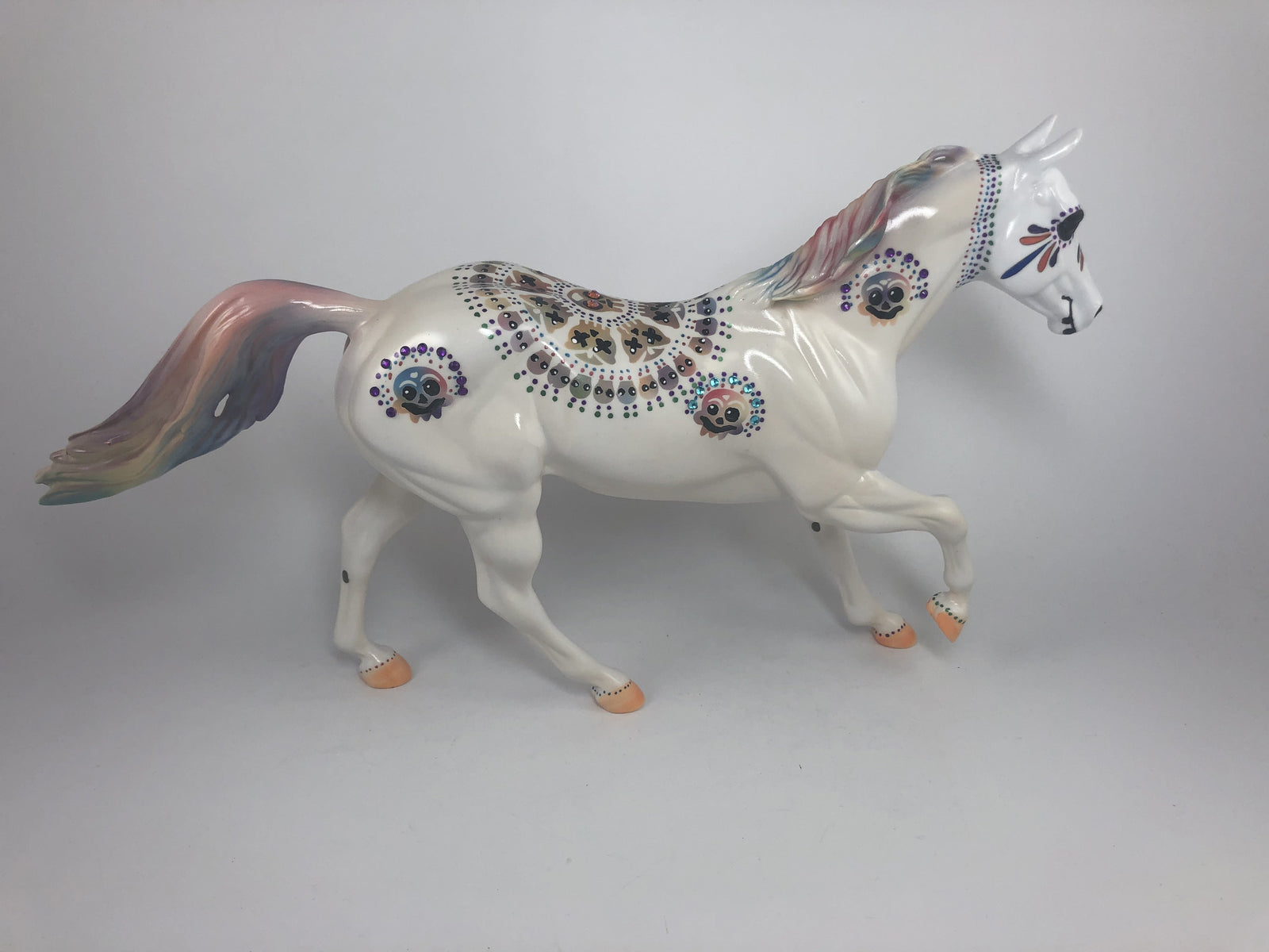 BONE-ZAI -OOAK WHITE FQH SUGAR SKULL BY DAWN QUICK MM19