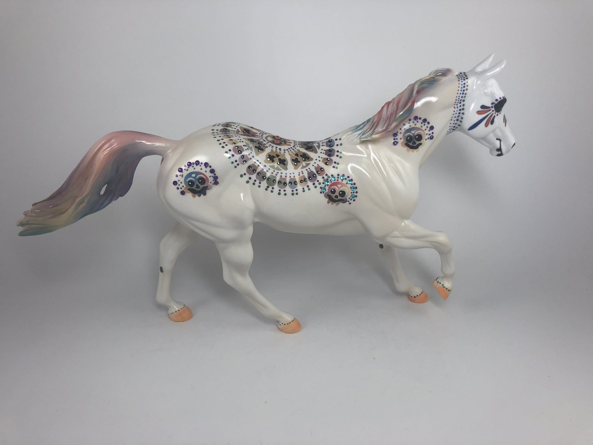 BONE-ZAI -OOAK WHITE FQH SUGAR SKULL BY DAWN QUICK MM19