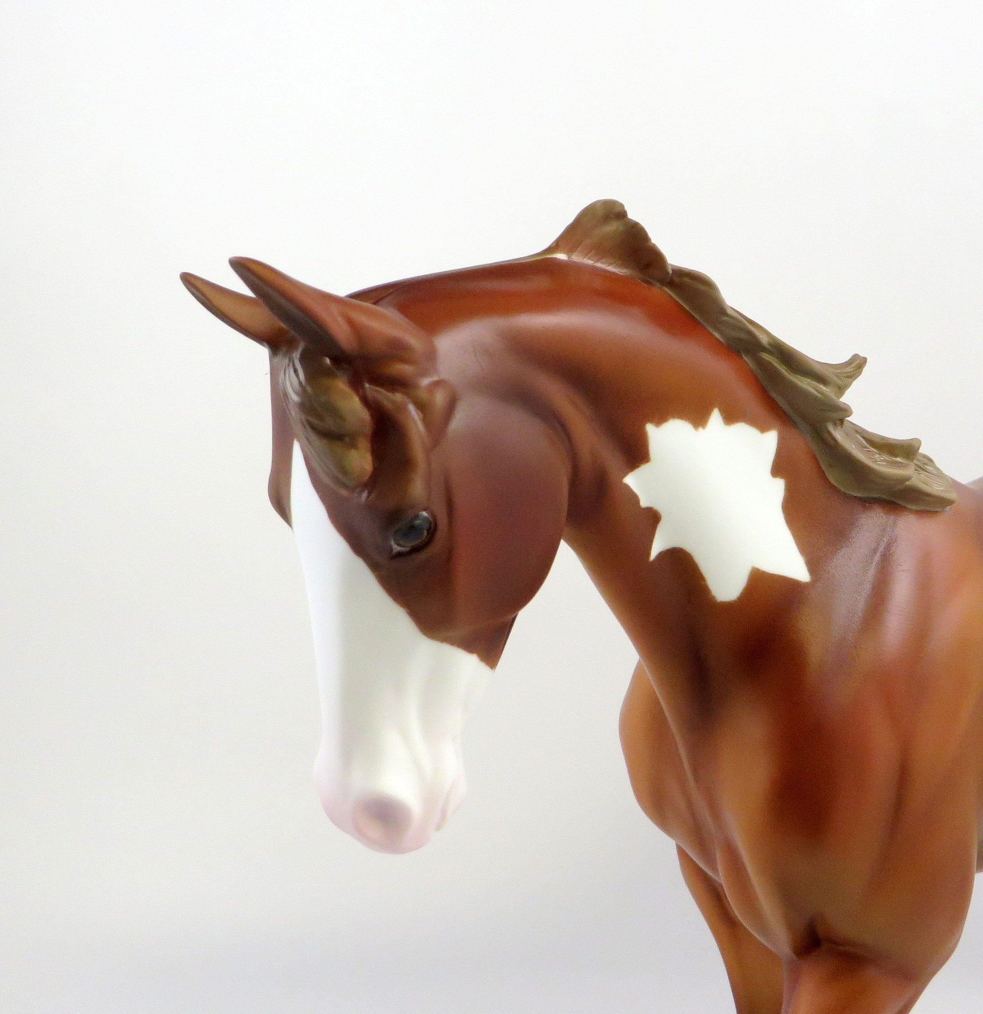 BORISU-OOAK CHESTNUT PAINT THOROUGHBRED MODEL HORSE EQ 19