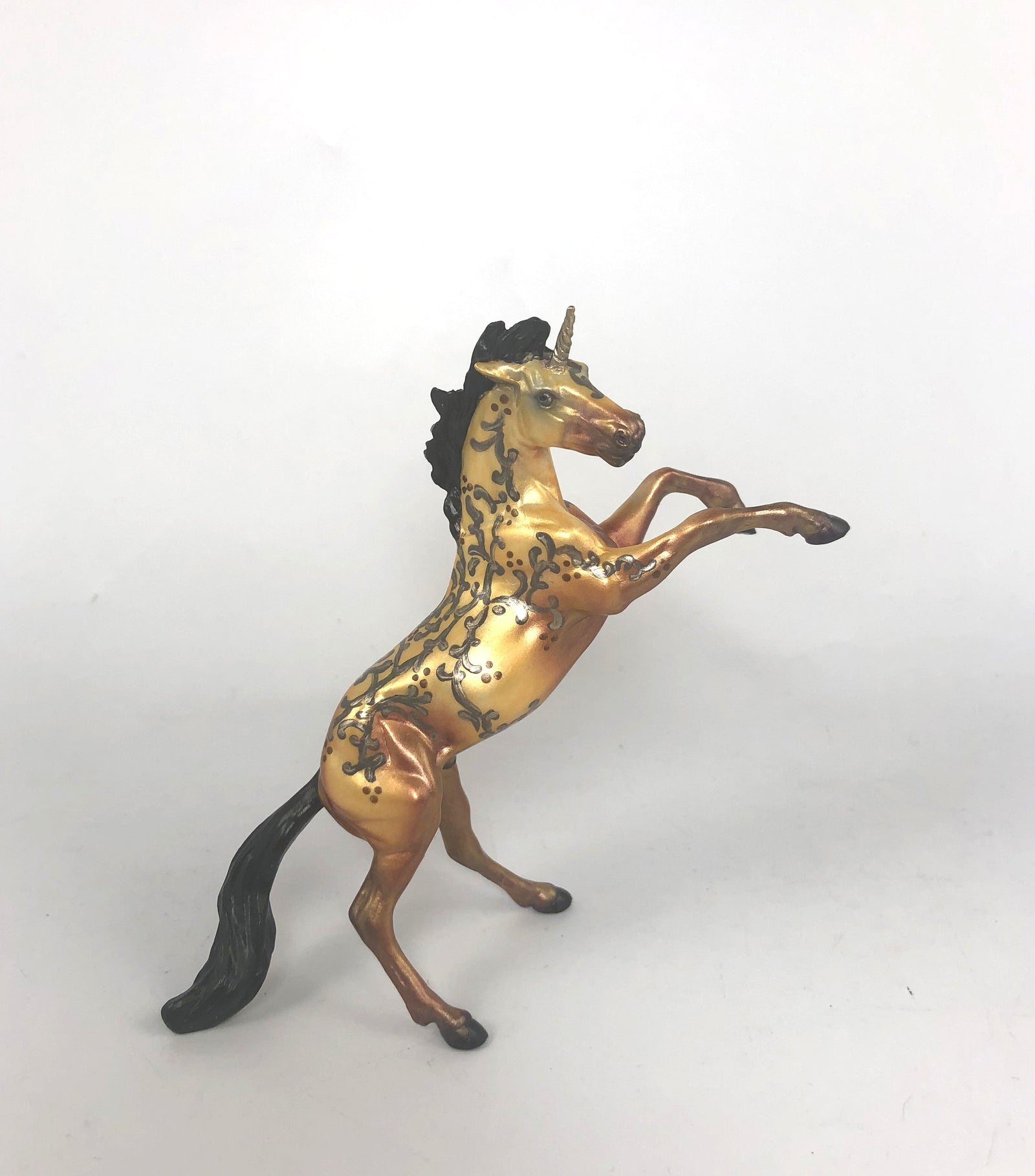 BRIAR PATCH -OOAK HALLOWEEN DECORATOR REARING CHIP MODEL HORSE BY ANDREA MM19