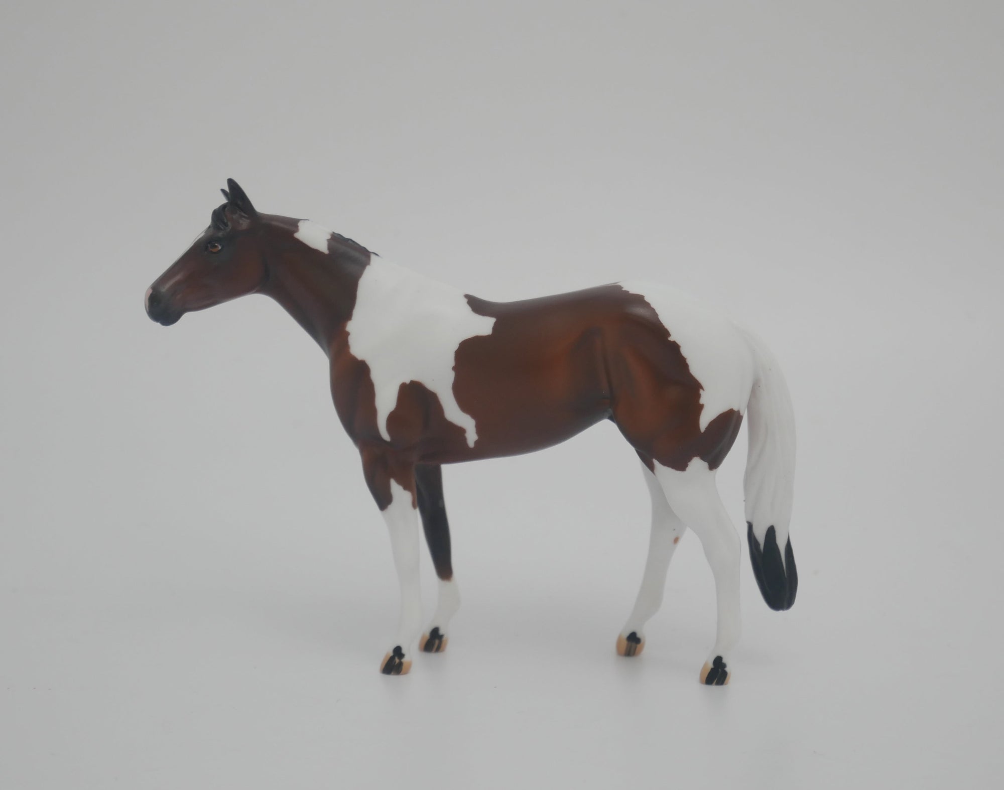 MINI ME BUCKEYE BAY PINTO STONE STOCK HORSE CHIP MODEL HORSE EA/MW 2020