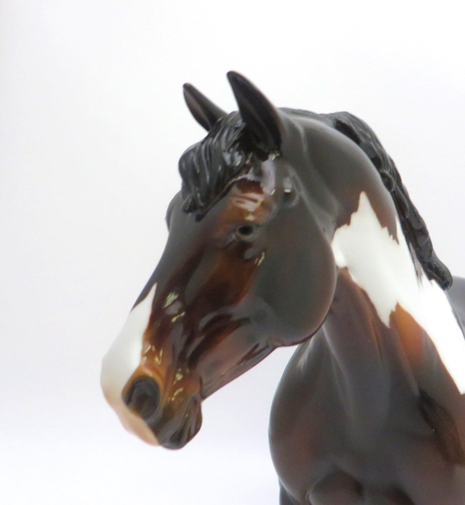 BUGABOO - OOAK DARK BAY PINTO BUNNY MODEL HORSE BY JULIE KEIM EA20