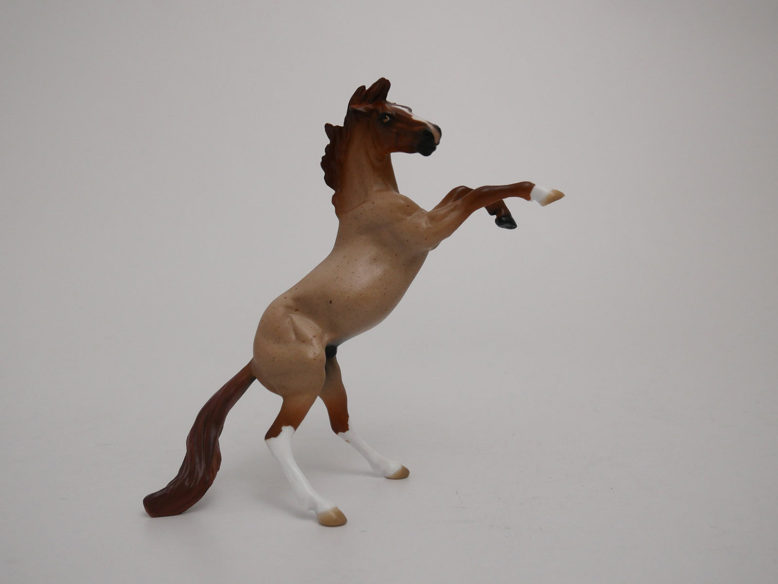 BUGLE-LE-6 RED ROAN REARING CHIP MODEL HORSE 6/30/20