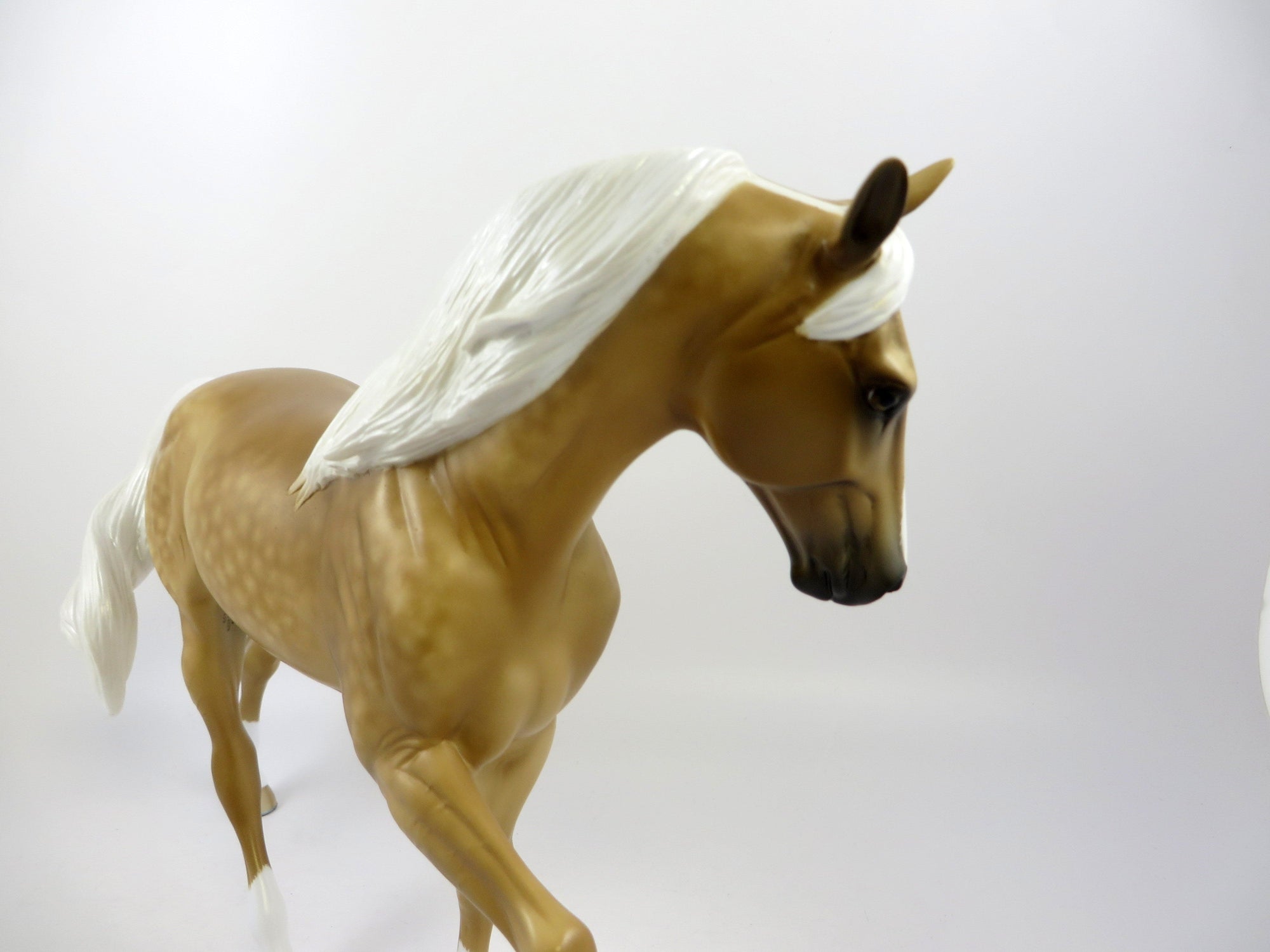 CALADAN-OOAK STAR DAPPLE PALOMINO TWH MODEL HORSE BY SHERYL LEISURE EQ 19