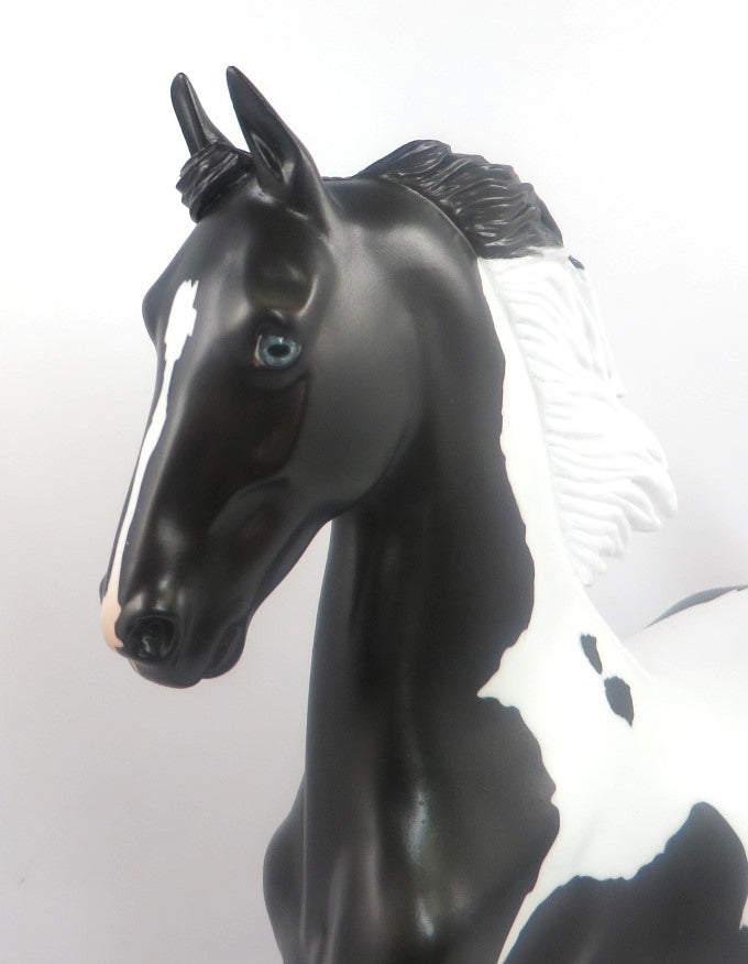 CENTER SPOT-LE-6 BLACK PINTO SADDLEBRED MODEL HORSE 2/12/20