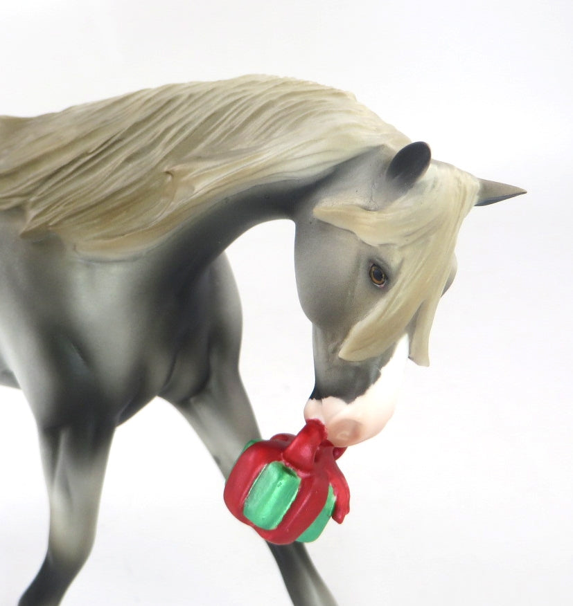 CHANCE&#39;S WISH-OOAK DAPPLE GREY PEBBLE MODEL HORSE 12/1819
