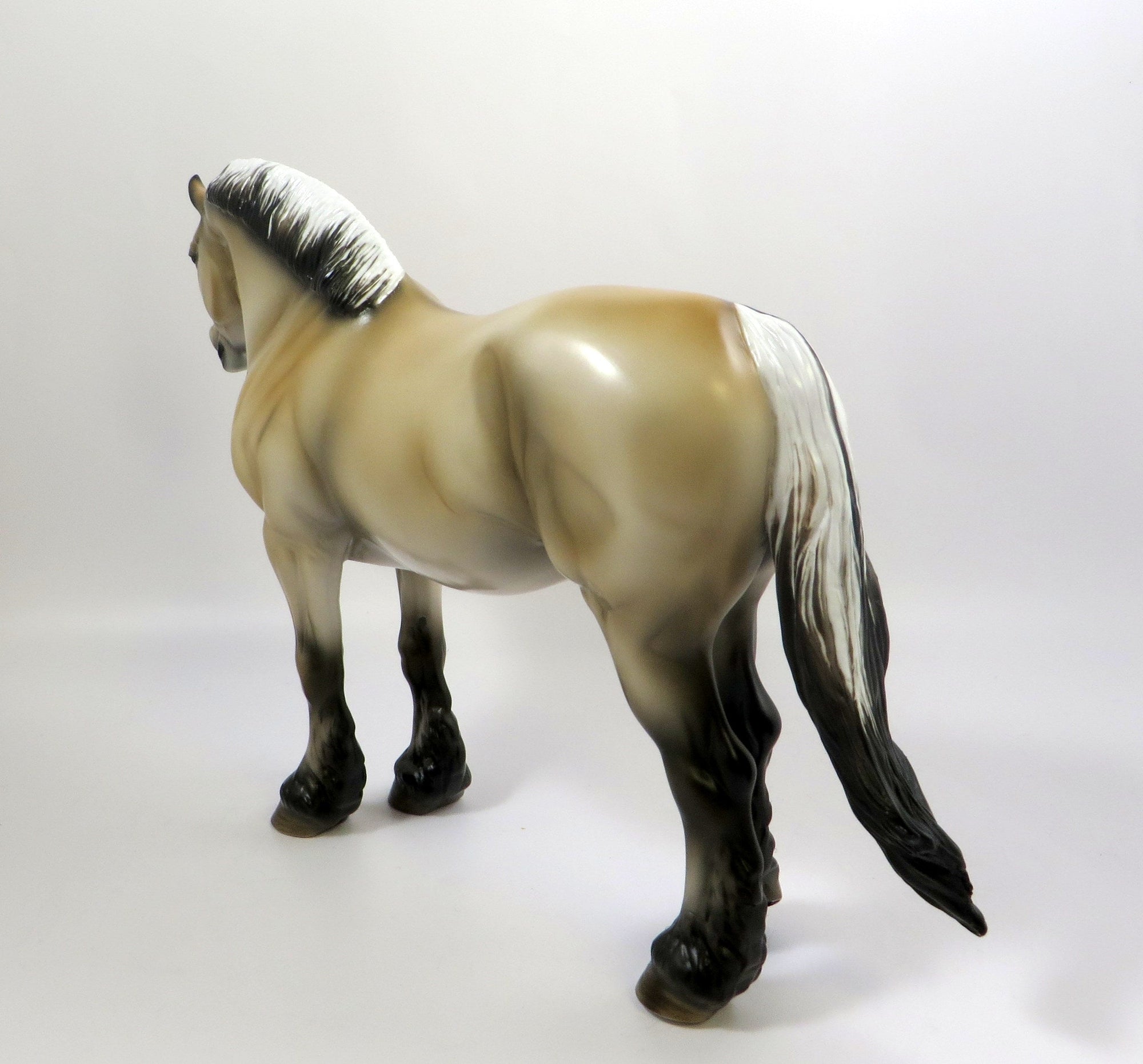 CLEOPATRA-OOAK NORWEGIAN FJORD MODEL HORSE EQ 19