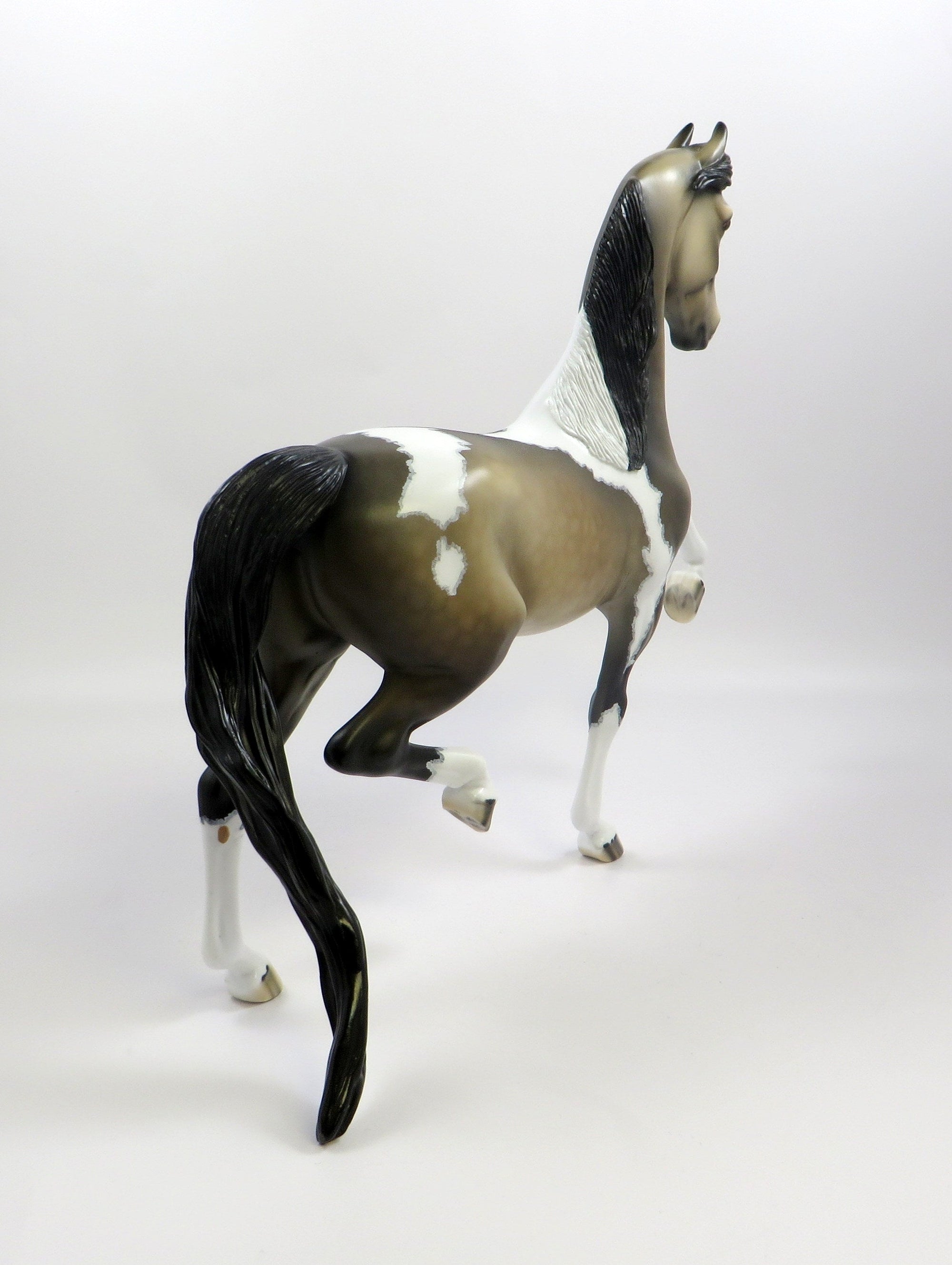 COURTYARD -OOAK  SOOTY BUCKSKIN SADDLEBRED BY DAWN QUICK MODEL HORSE EQ19