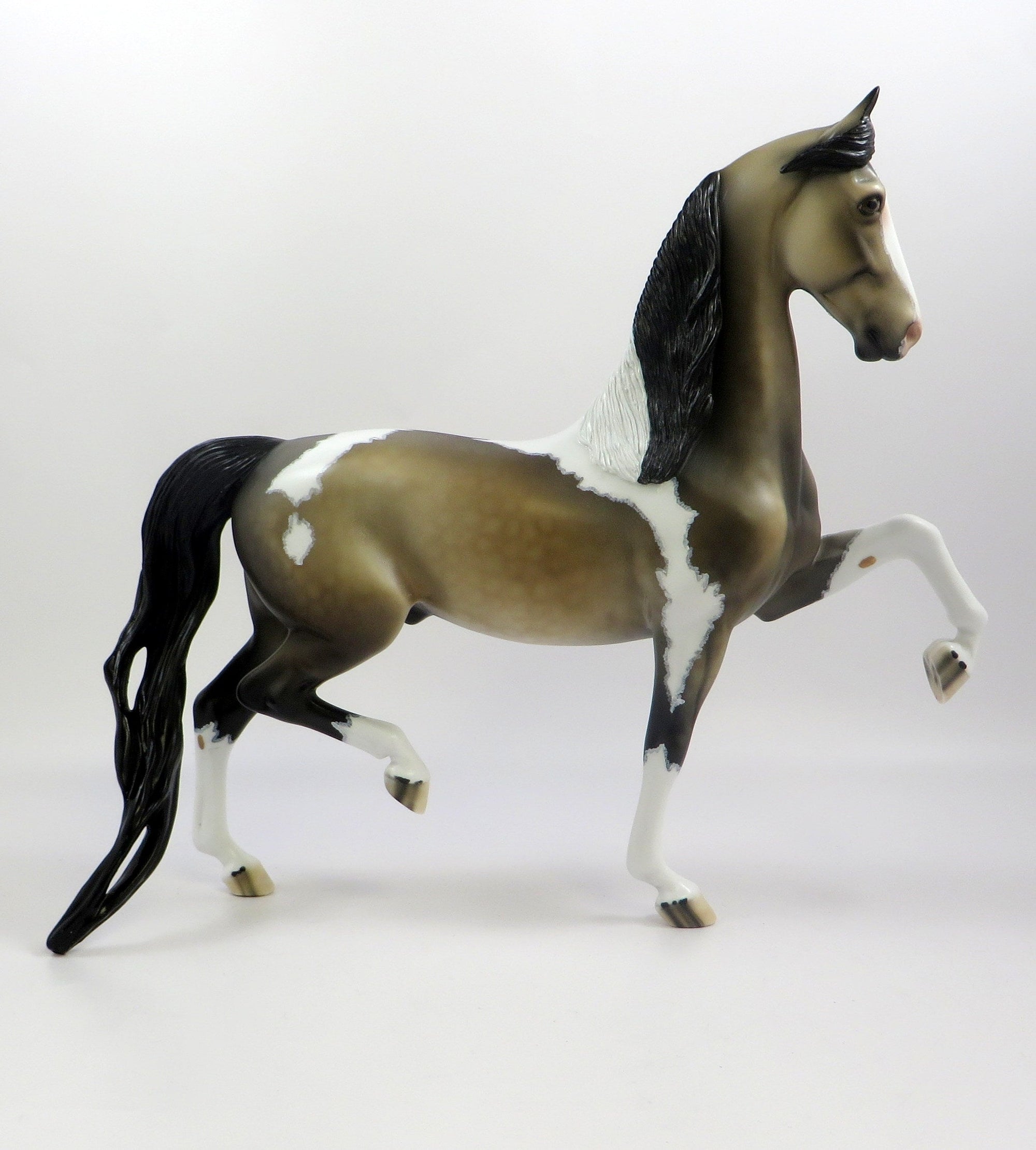 COURTYARD -OOAK  SOOTY BUCKSKIN SADDLEBRED BY DAWN QUICK MODEL HORSE EQ19