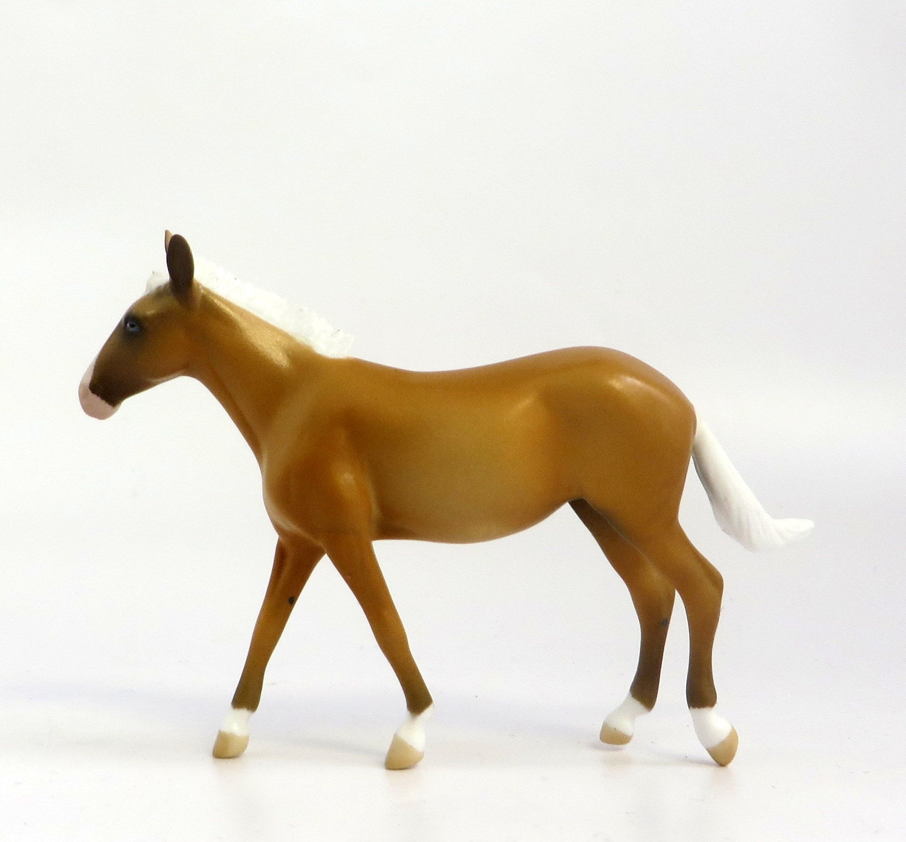 CROESUS-LE-5 PALOMINO CHIP MODEL HORSE EQ 2019