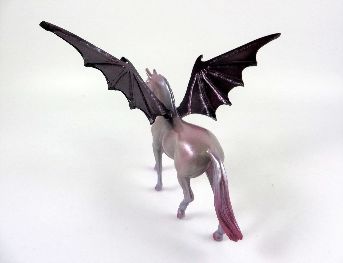 CULLEN-OOAK LIGHT PURPLE WARMBLOOD BAT CHIP DECORATOR BY KAYLA WESSE MM19