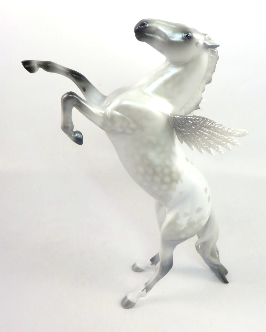 CUPID-LE15-SILVER PEARL DAPPLE HEART APPALOOSA DECORATOR SB 20