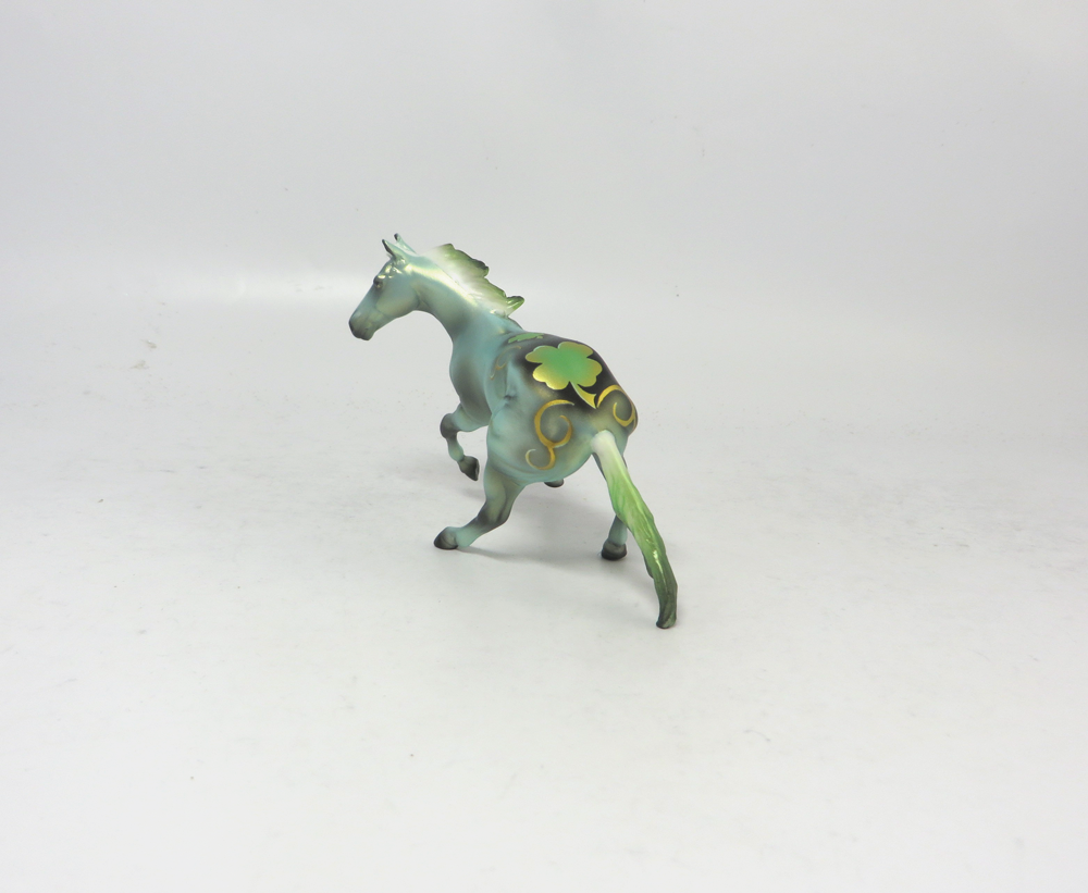 GOOD LUCK   --- OOAK CUTTER AND CALF  CHIP ST. PATRICKS DAY DECORATOR BY MISSY FOX 2-25-19