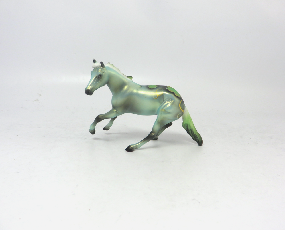 GOOD LUCK   --- OOAK CUTTER AND CALF  CHIP ST. PATRICKS DAY DECORATOR BY MISSY FOX 2-25-19