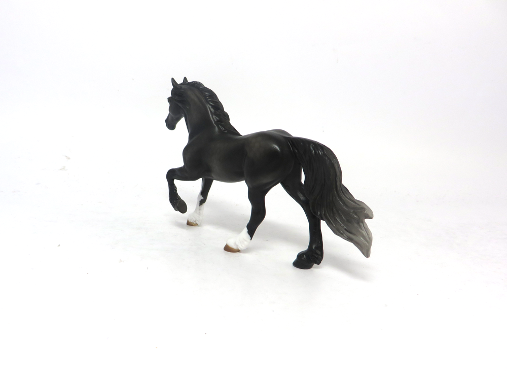CALIENDO-OOAK-DAPPLED DARK GREY FREISIAN CHIP -- MW19