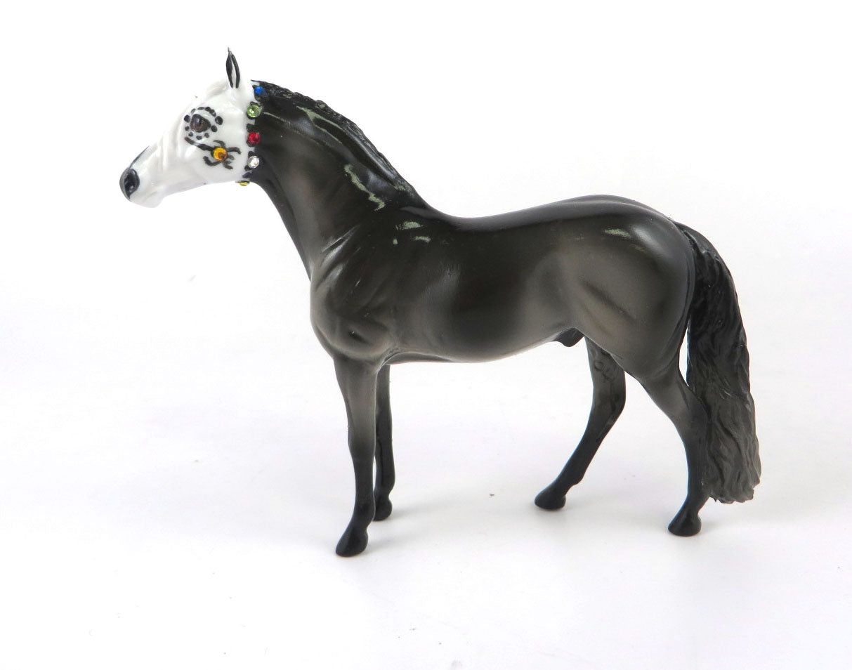 DARK SHADOWS - OOAK GREY ANDALUSIAN SUGAR SKULL CHIP BY DAWN QUICK MM19