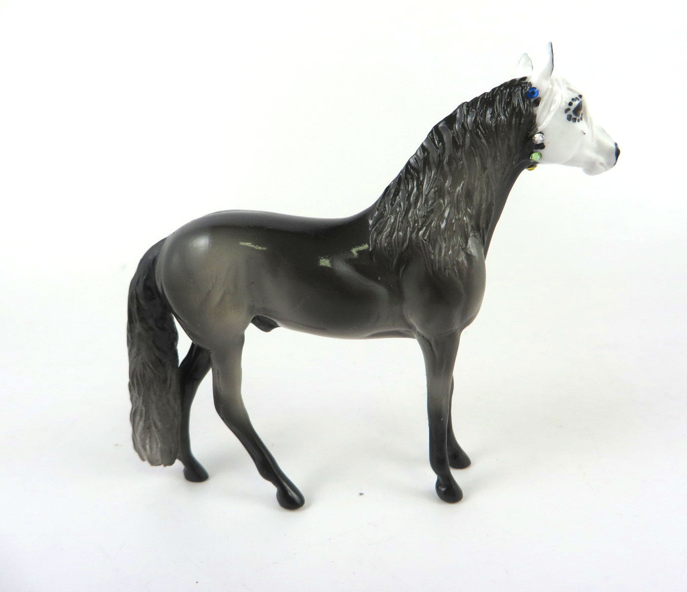 DARK SHADOWS - OOAK GREY ANDALUSIAN SUGAR SKULL CHIP BY DAWN QUICK MM19