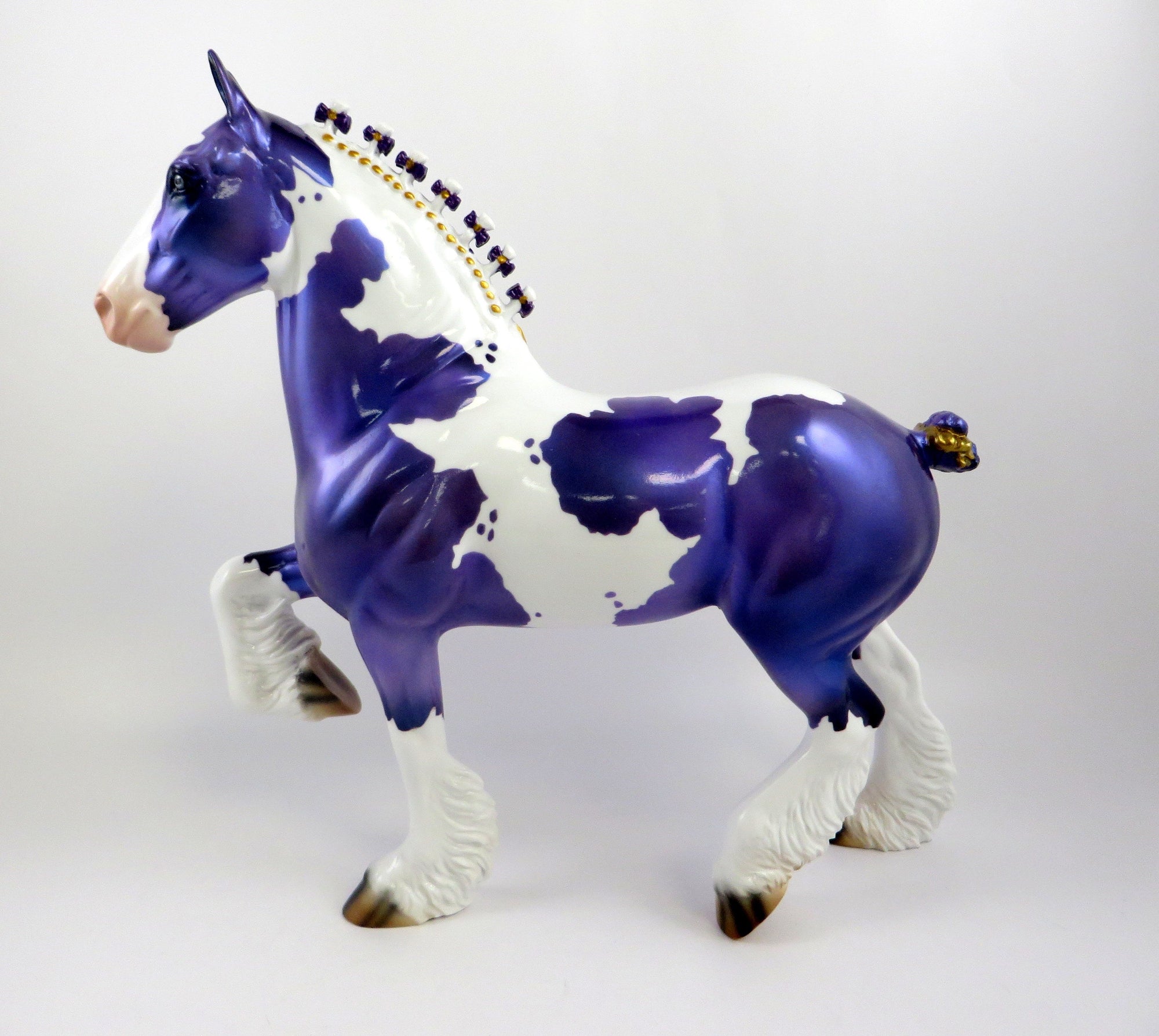 AMETHYST TROTTING DRAFT MODEL HORSE EQ 19
