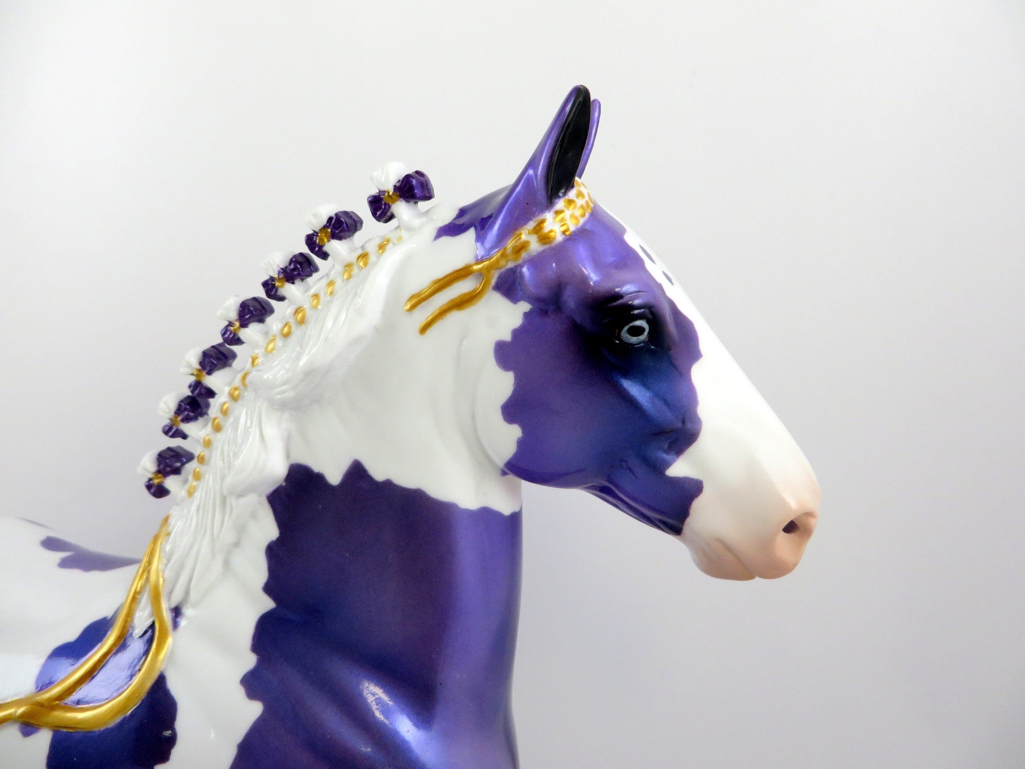 AMETHYST TROTTING DRAFT MODEL HORSE EQ 19