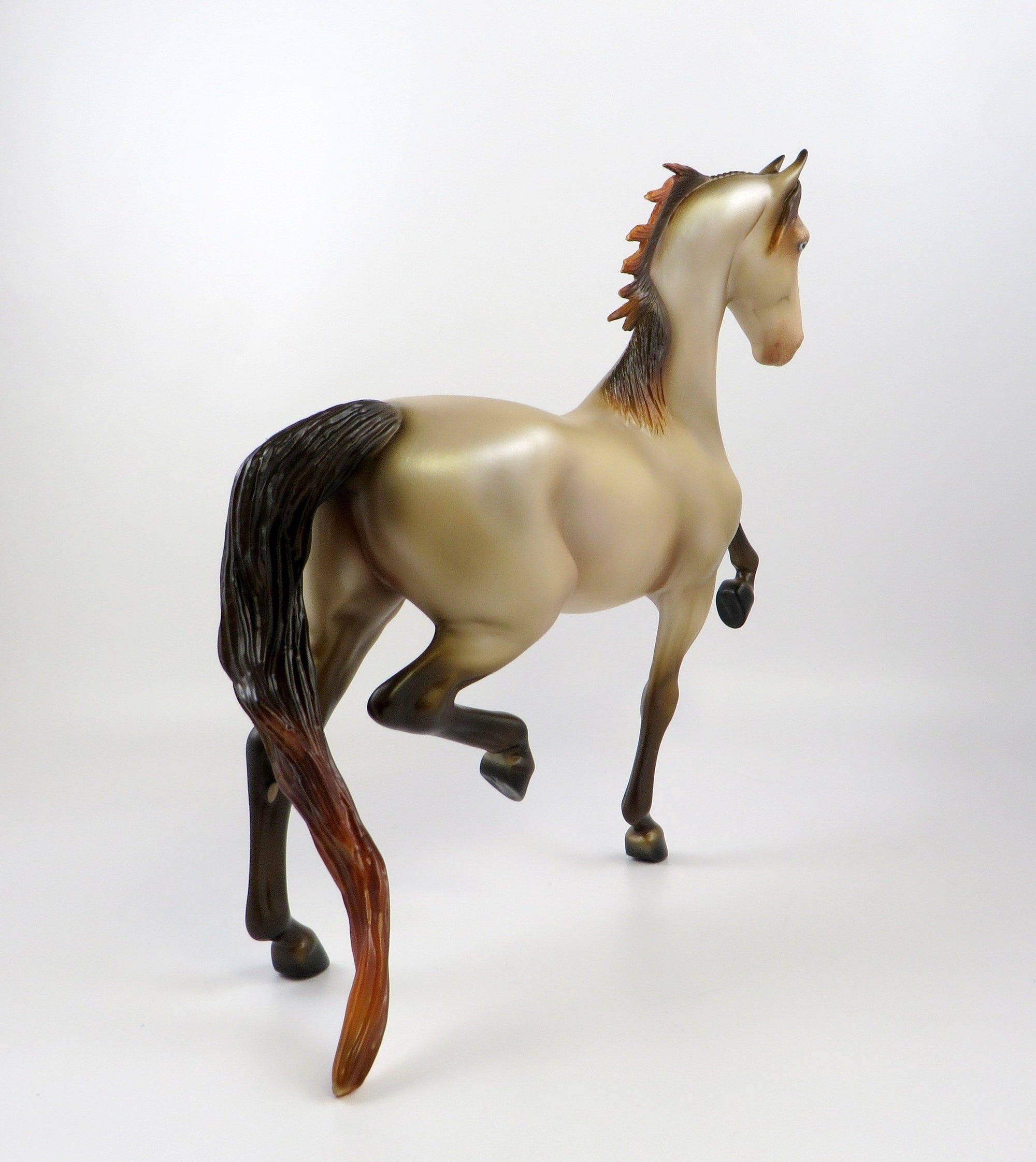 DRAGOMIR-LE-3 PERLINO SADLEBRED MODEL HORSE EQ 19