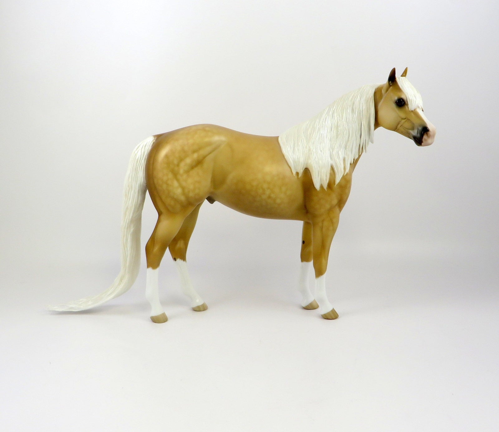 DRAGONSTONE-OOAK PALOMINO ISH MODEL HORSE BY SHERYL LEISURE EQ 19