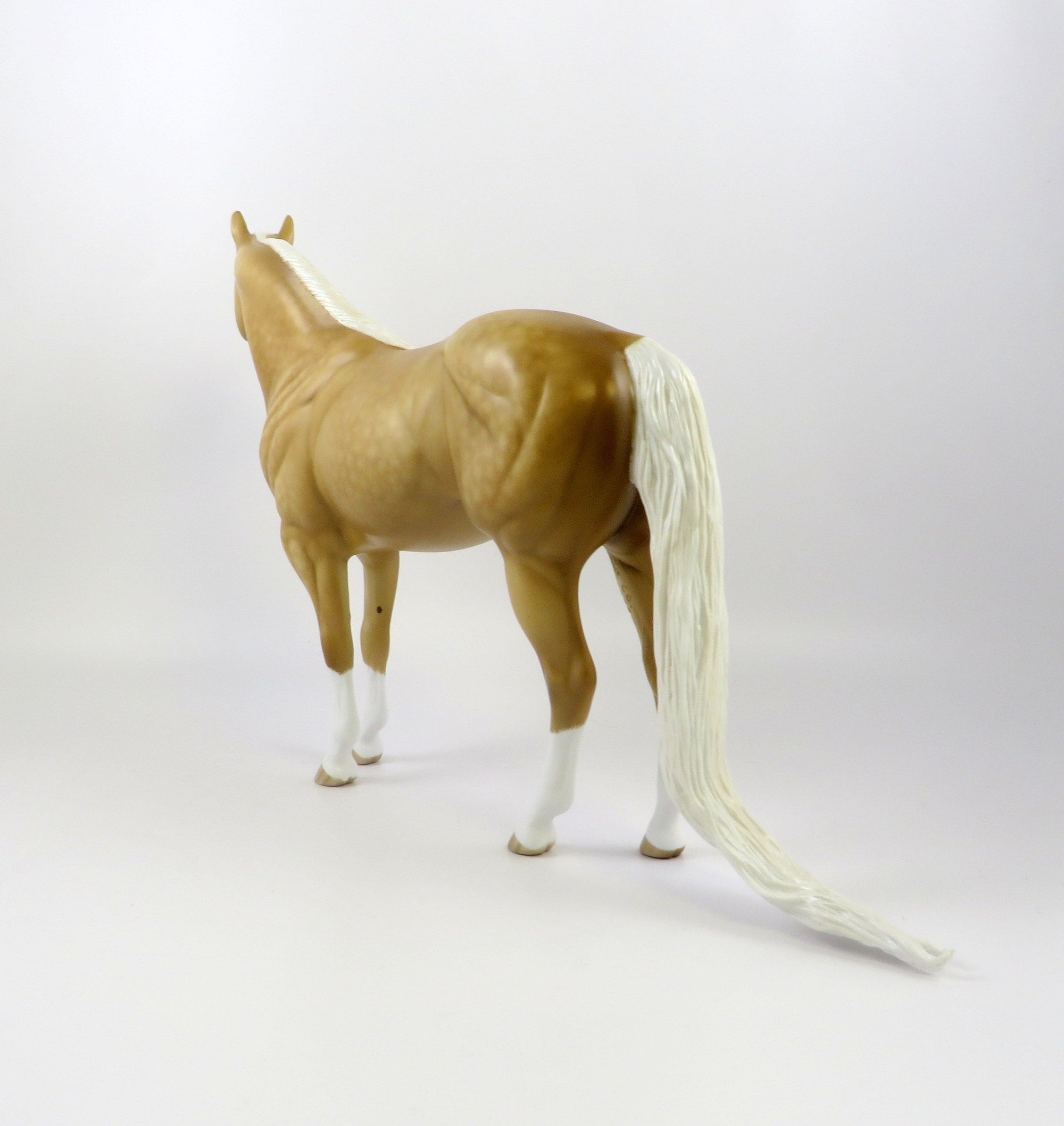 DRAGONSTONE-OOAK PALOMINO ISH MODEL HORSE BY SHERYL LEISURE EQ 19