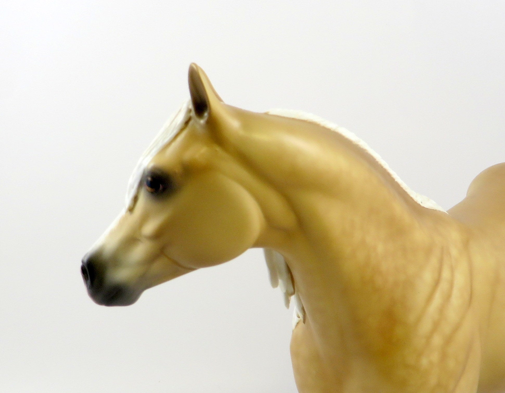 DRAGONSTONE-OOAK PALOMINO ISH MODEL HORSE BY SHERYL LEISURE EQ 19