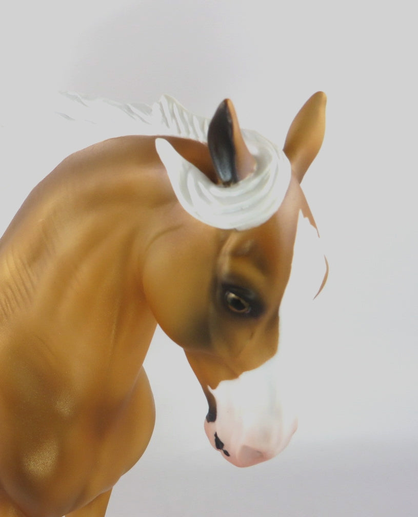 DRUMMER BOY-LE-15 GOLDEN PALOMINO ANDALUSIAN MODEL HORSE WHS 19