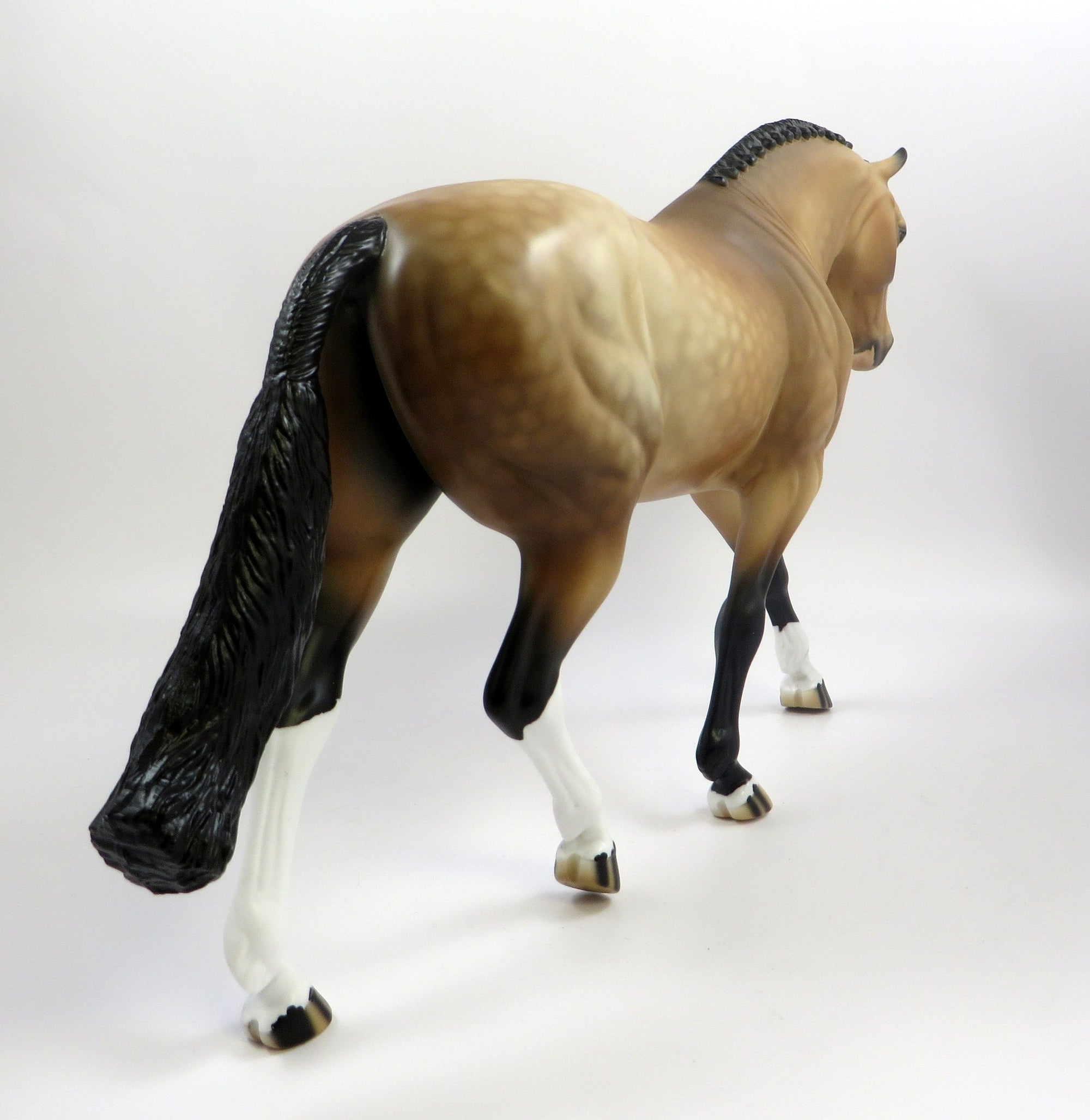 DUCAL-OOAK DAPPLE BUCKSKIN IRISH DRAFT MODEL HORSE EQ 2019