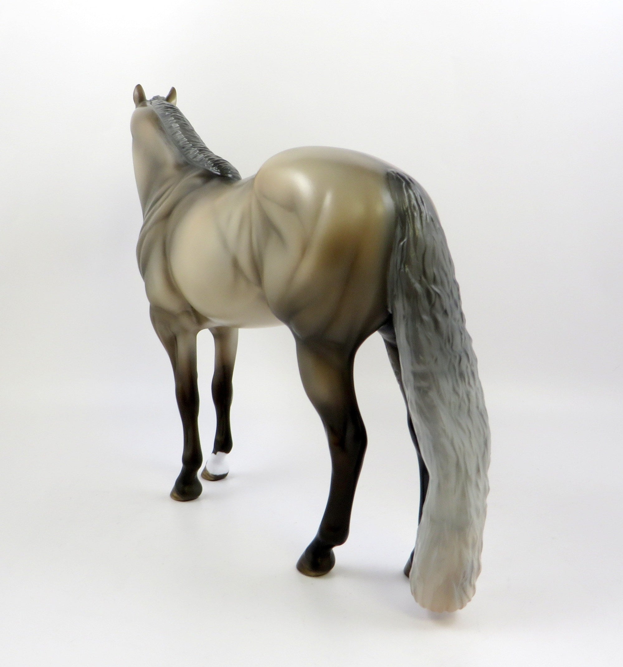DUKE-OOAK DUNALINO ISH MODEL HORSE EQ 19
