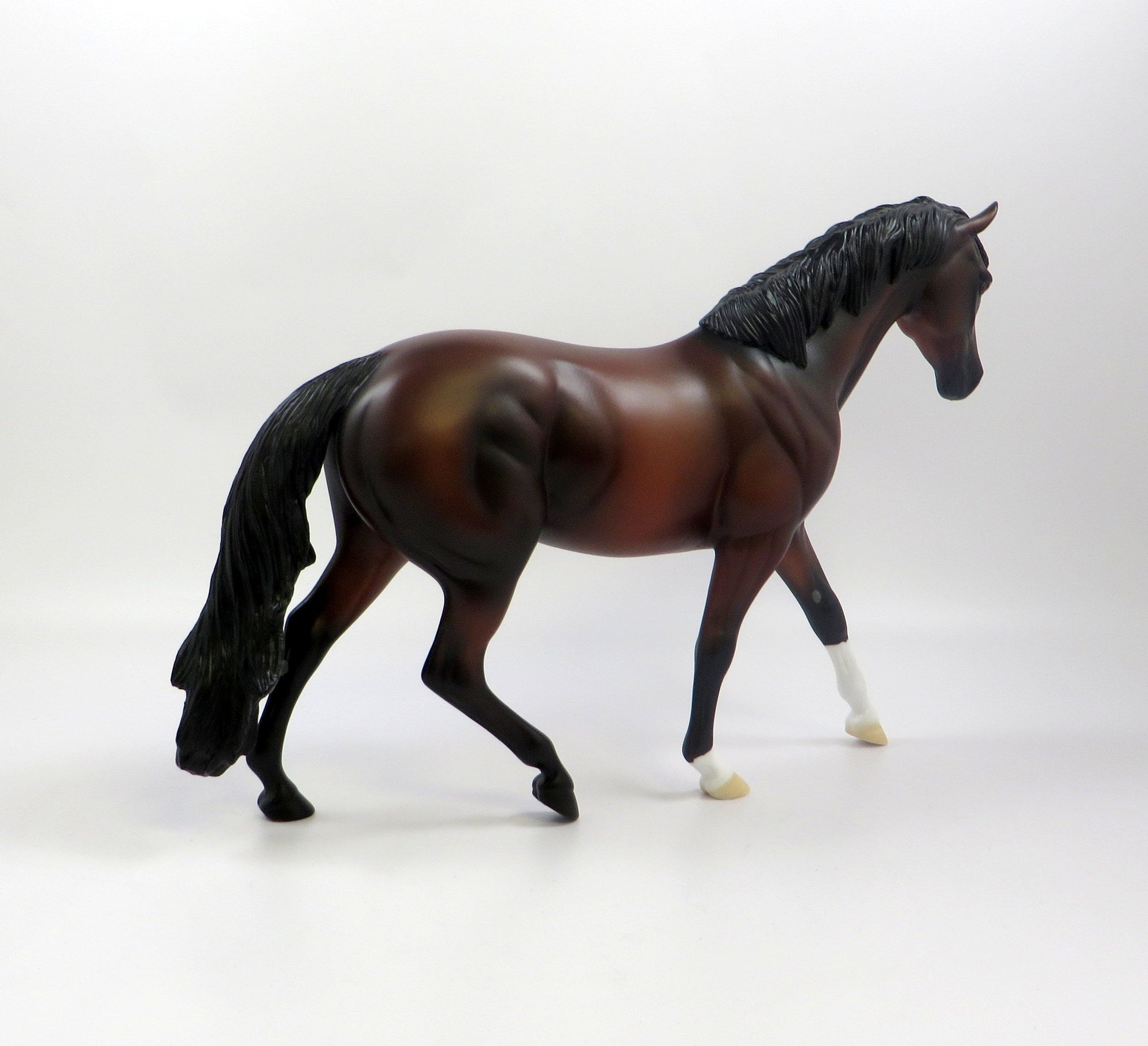 DYNASTY-OOAK BAY PONY MODEL HORSE EQ 19