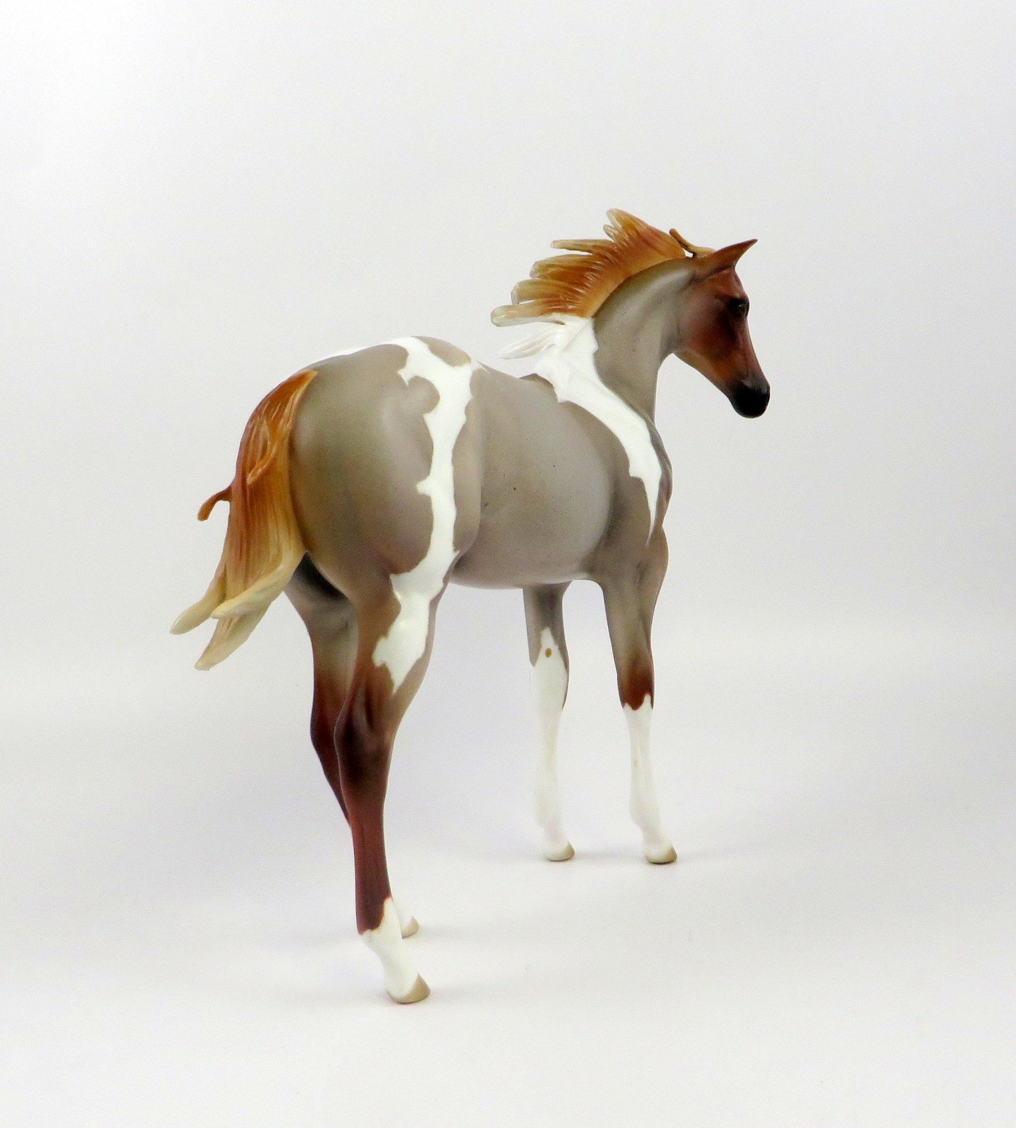 ERMO-OOAK STRAWBERRY ROAN TOBIANO WEANLING MODEL HORSE EQ 19