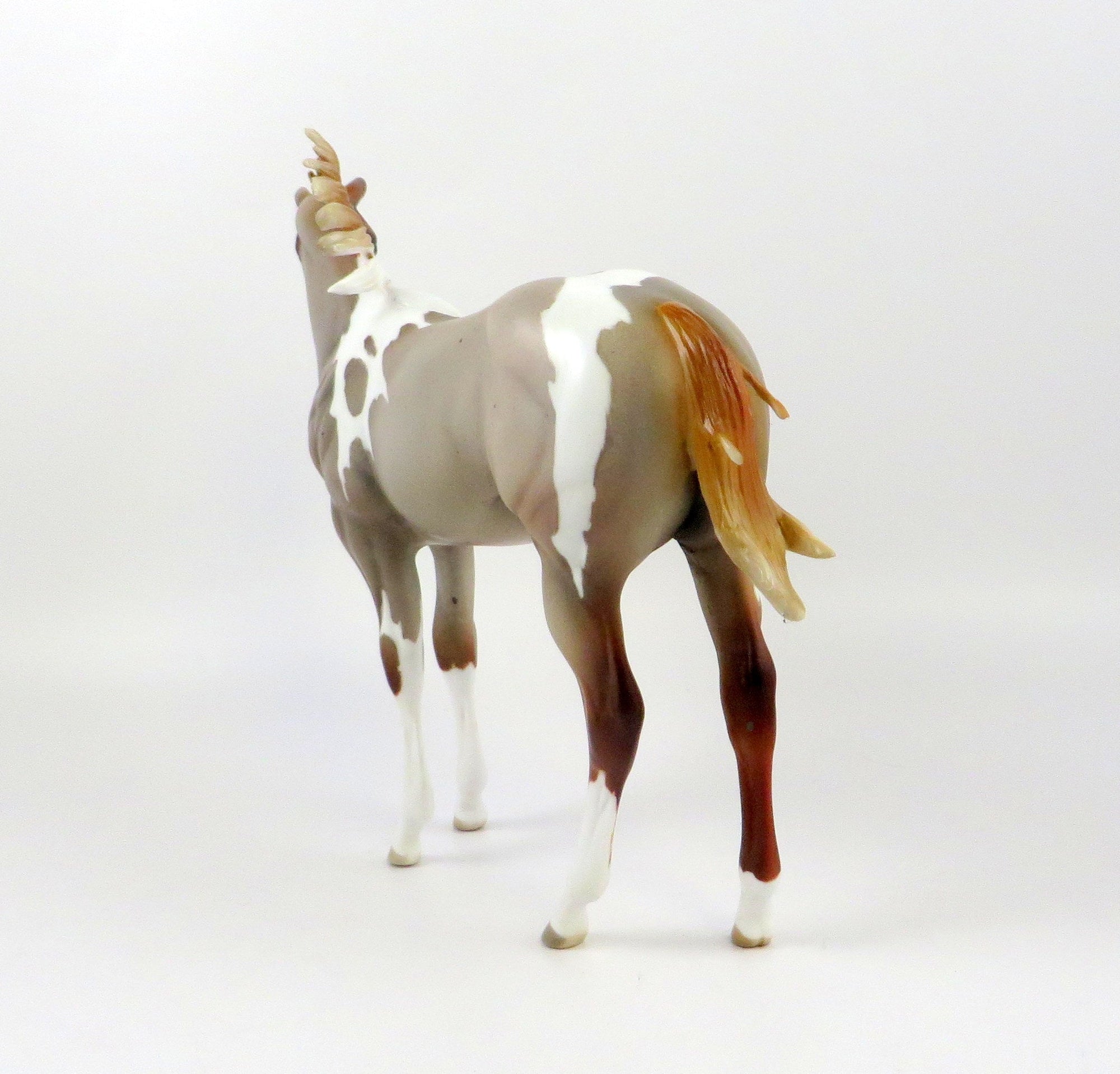ERMO-OOAK STRAWBERRY ROAN TOBIANO WEANLING MODEL HORSE EQ 19