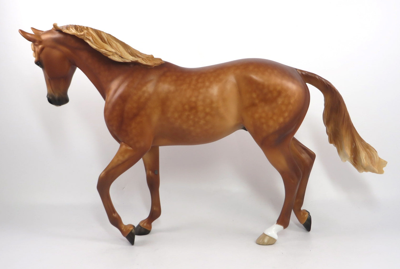 FAIR PLUCKED - OOAK DAPPLE CHESTNUT THOROUGHBRED HORSE MODEL HORSE BY SHERYL LEISURE