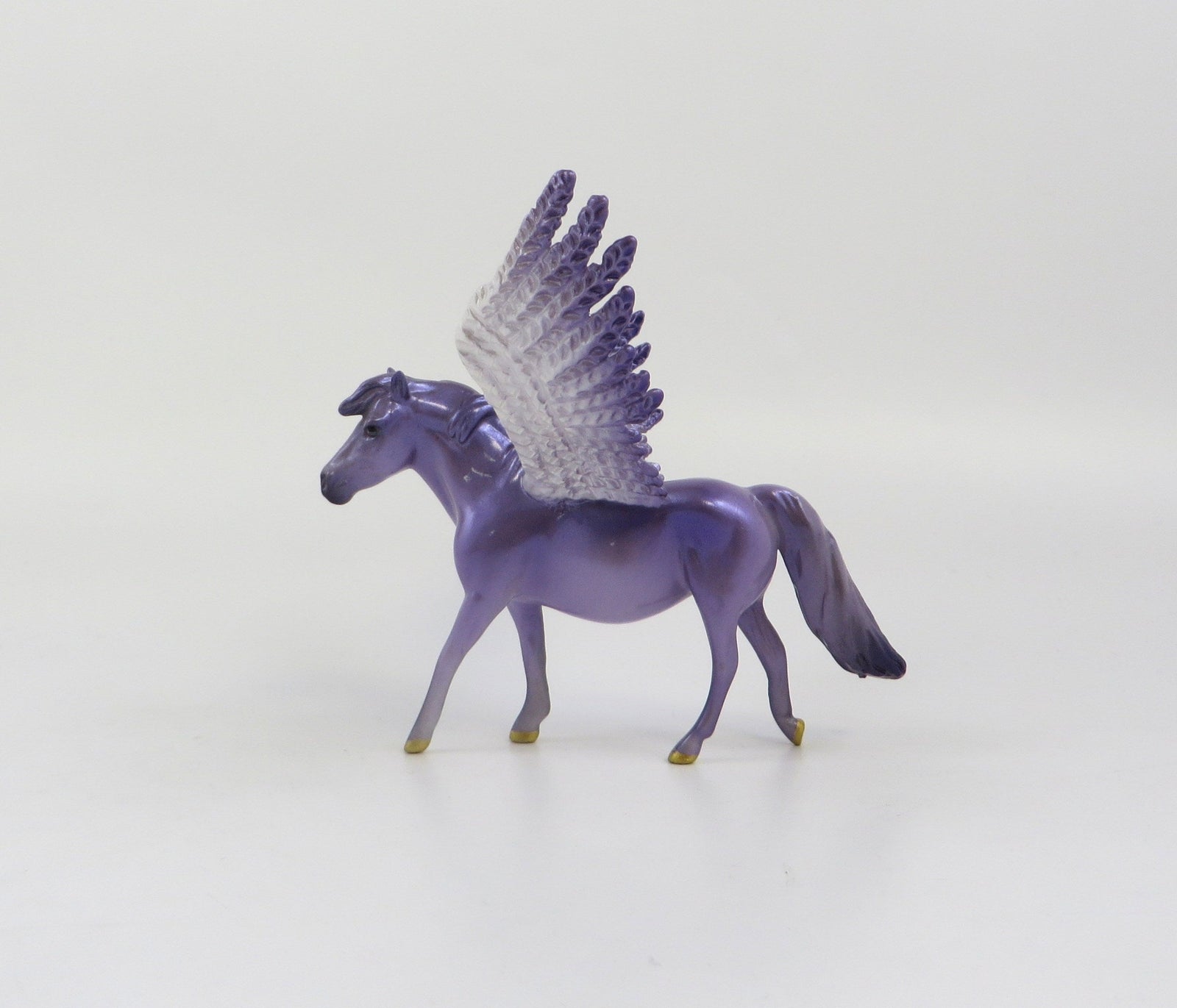 FEDORA-OOAK LAVENDER PEGASUS PONY CHIP MODEL HORSE ESQ 19