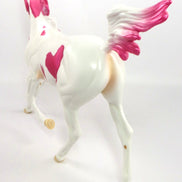 FLASHY HEART-OOAK WHITE & PINK DECORATOR YEARLING MODEL HORSE BY KAYLA WESSE SB20