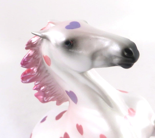 FLUTTER HEART-OOAK REARING HEART PEBBLES MODEL HORSE 2/13/20