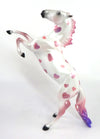FLUTTER HEART-OOAK REARING HEART PEBBLES MODEL HORSE 2/13/20