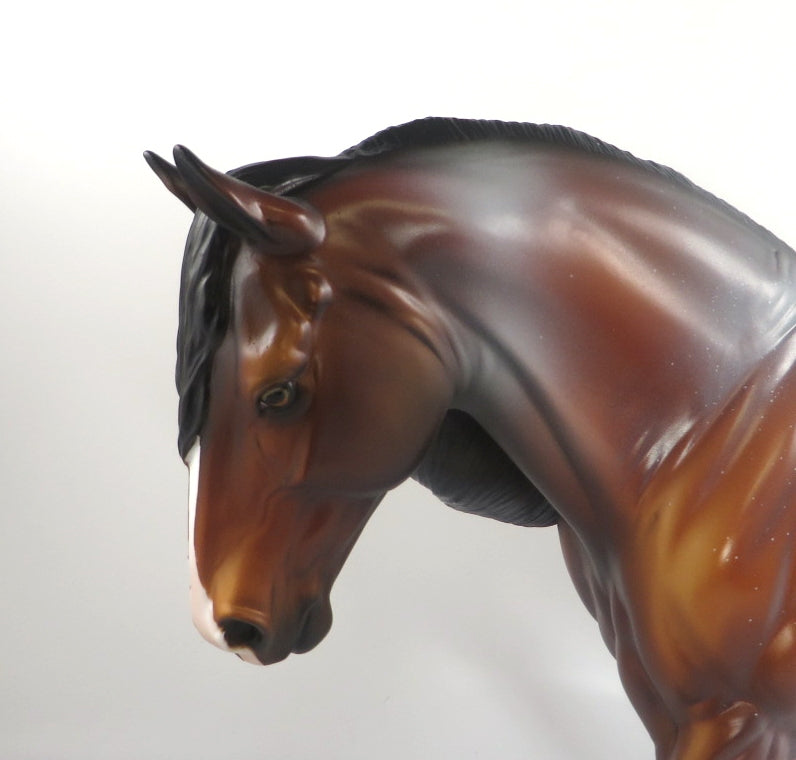 FUMBLE-LE-10 RED ROAN IRISH DRAFT MODEL HORSE SB 20