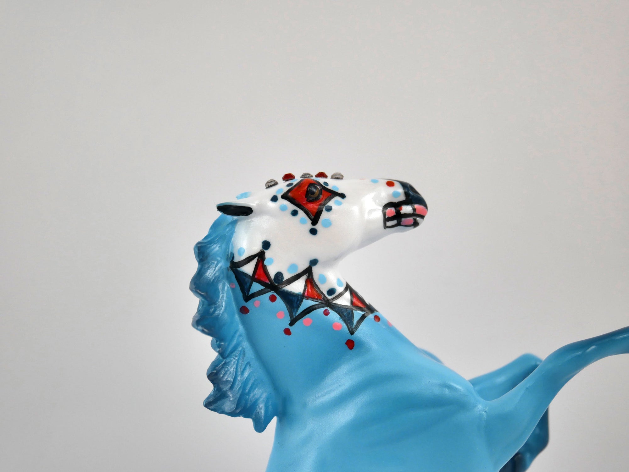 GALO-OOAK BLUE DECORATOR SUGAR SKULL REARING PEBBLE BY DAWN QUICK MM20