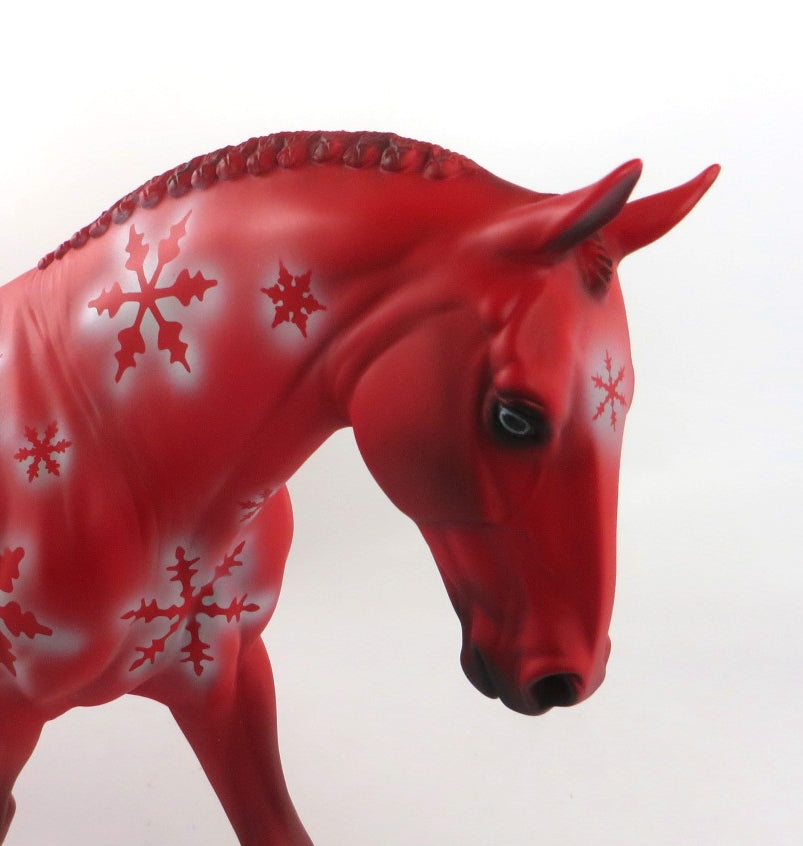 GARNET - OOAK RED SNOWFLAKE CHRISTMAS DECORATOR  IRISH DRAFT WHS19