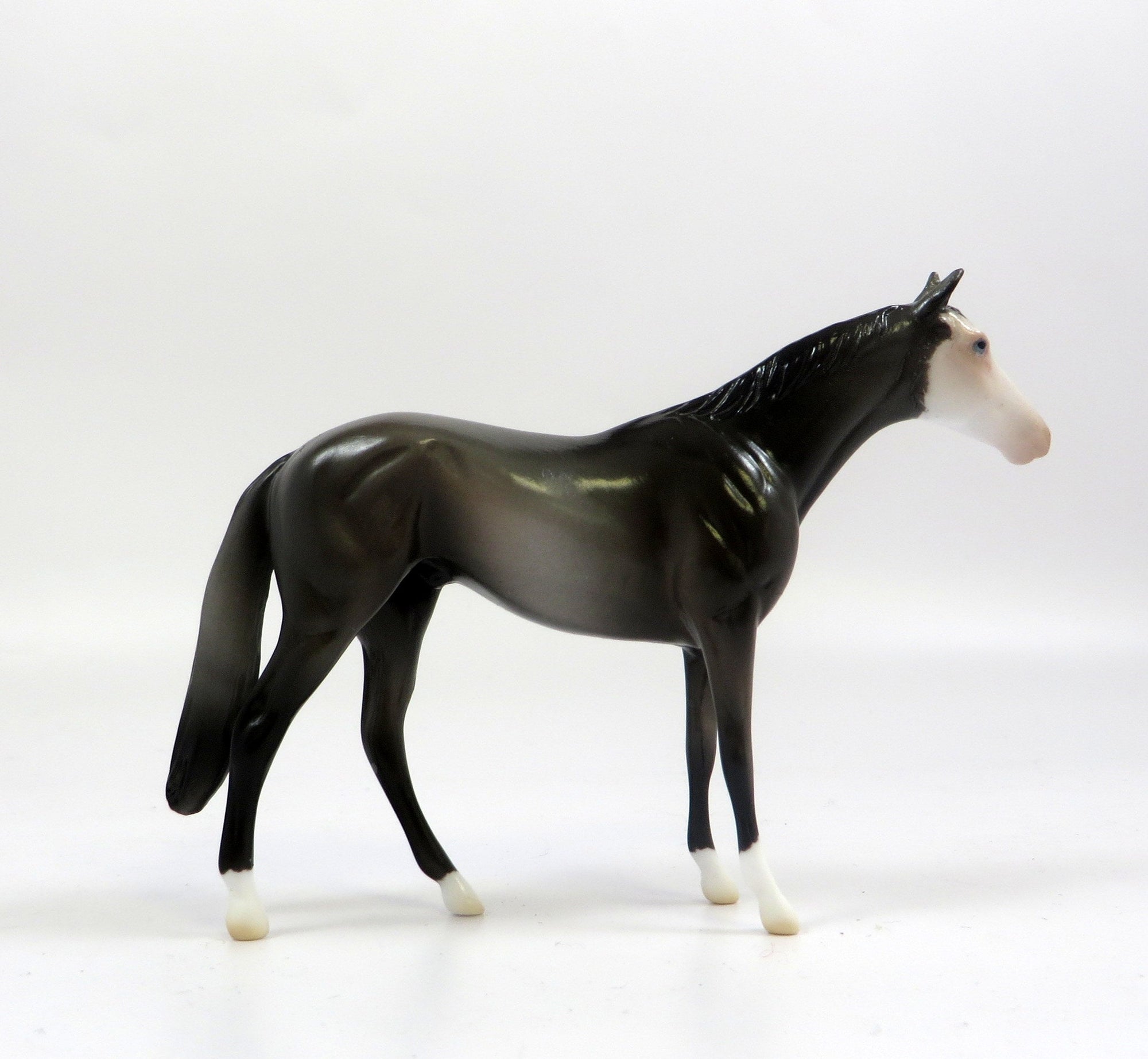 GARTH-OOAK GREY THOROUGHBRED CHIP MODEL HORSE EQ 19